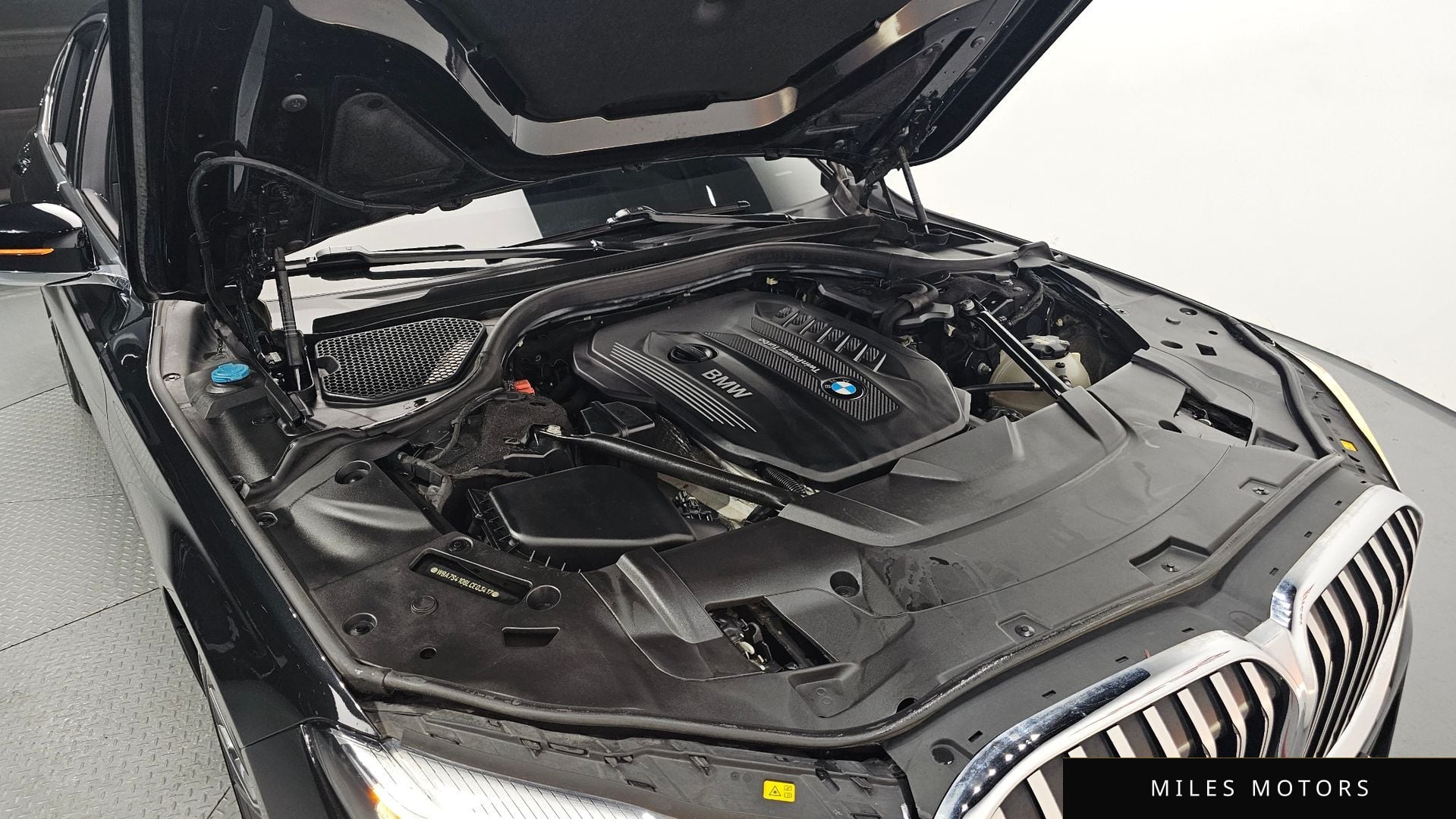 BMW 7 Series (G11) 2020 — миниатюра 6