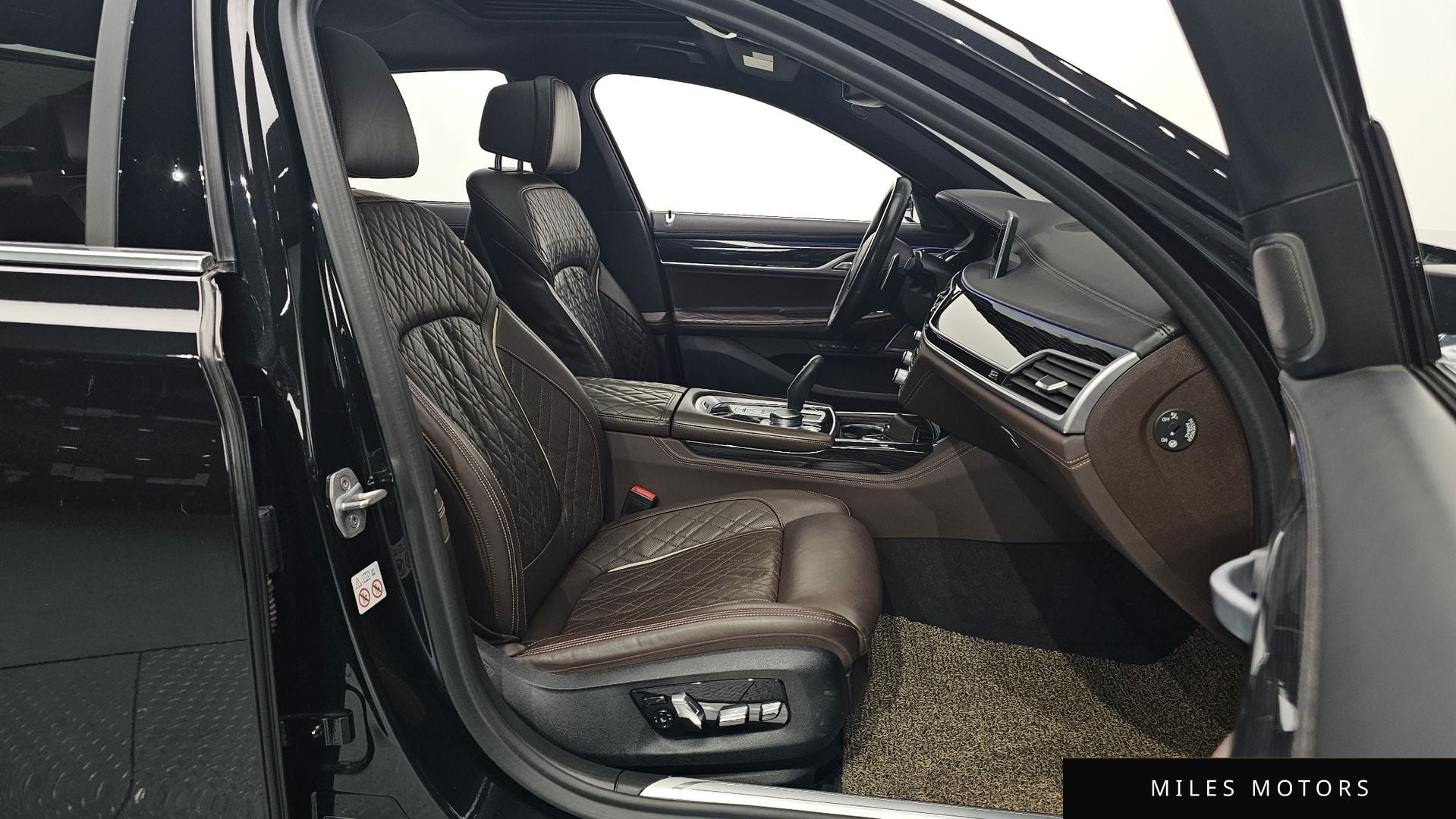 BMW 7 Series (G11) 2020 — миниатюра 10