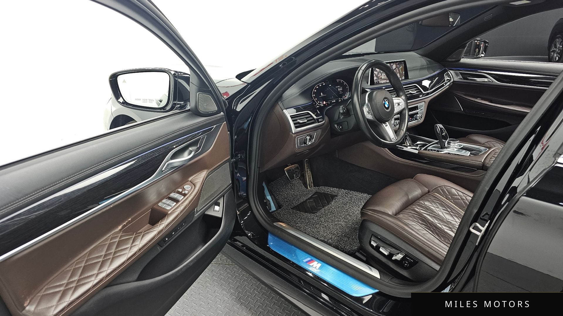 BMW 7 Series (G11) 2020 — миниатюра 11