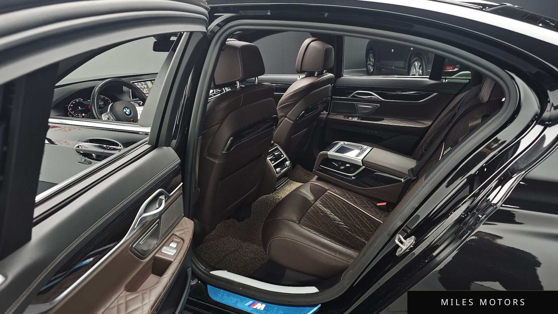 BMW 7 Series (G11) 2020 — миниатюра 12