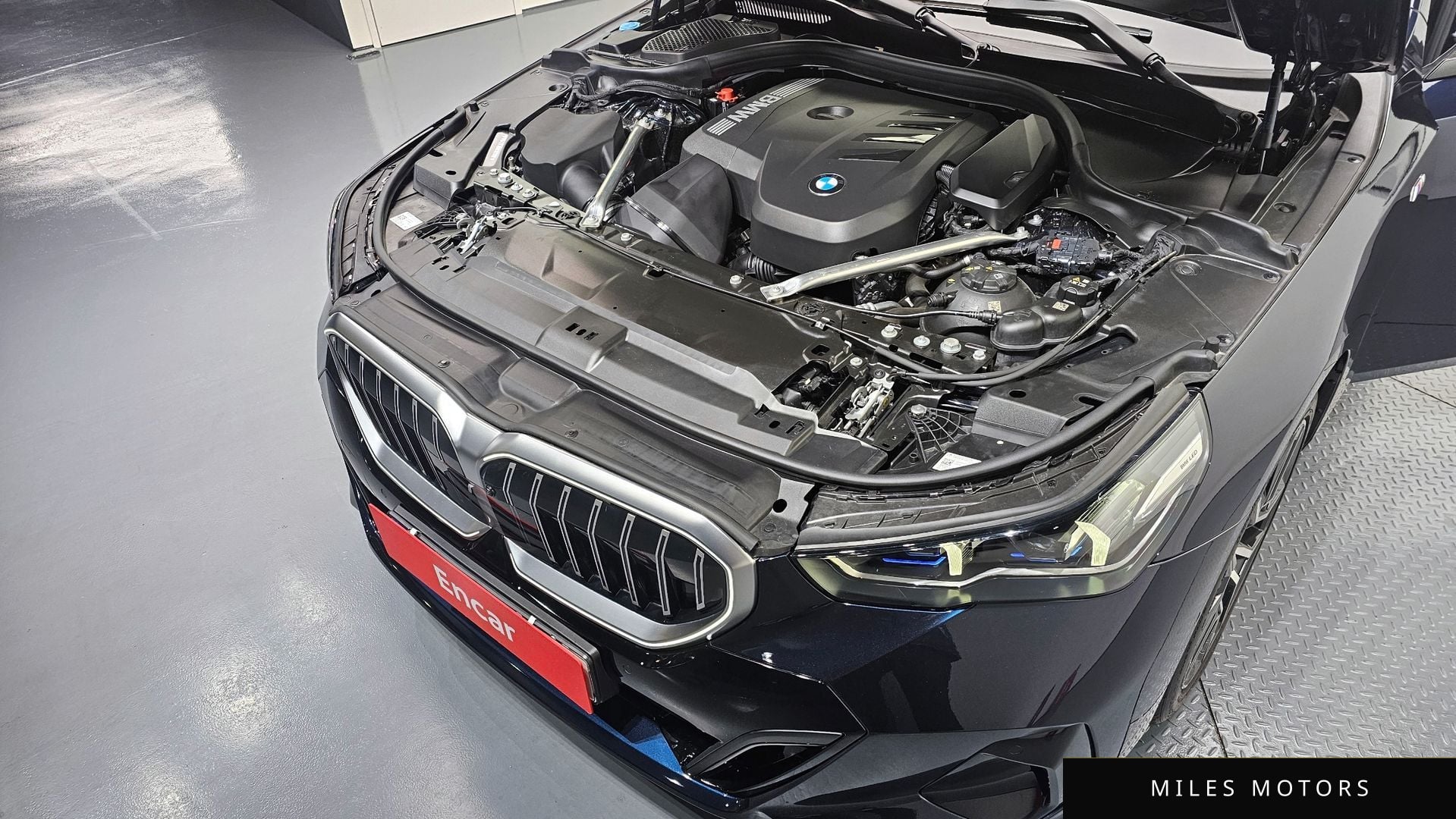 BMW 5 Series (G60) 2024 — миниатюра 6