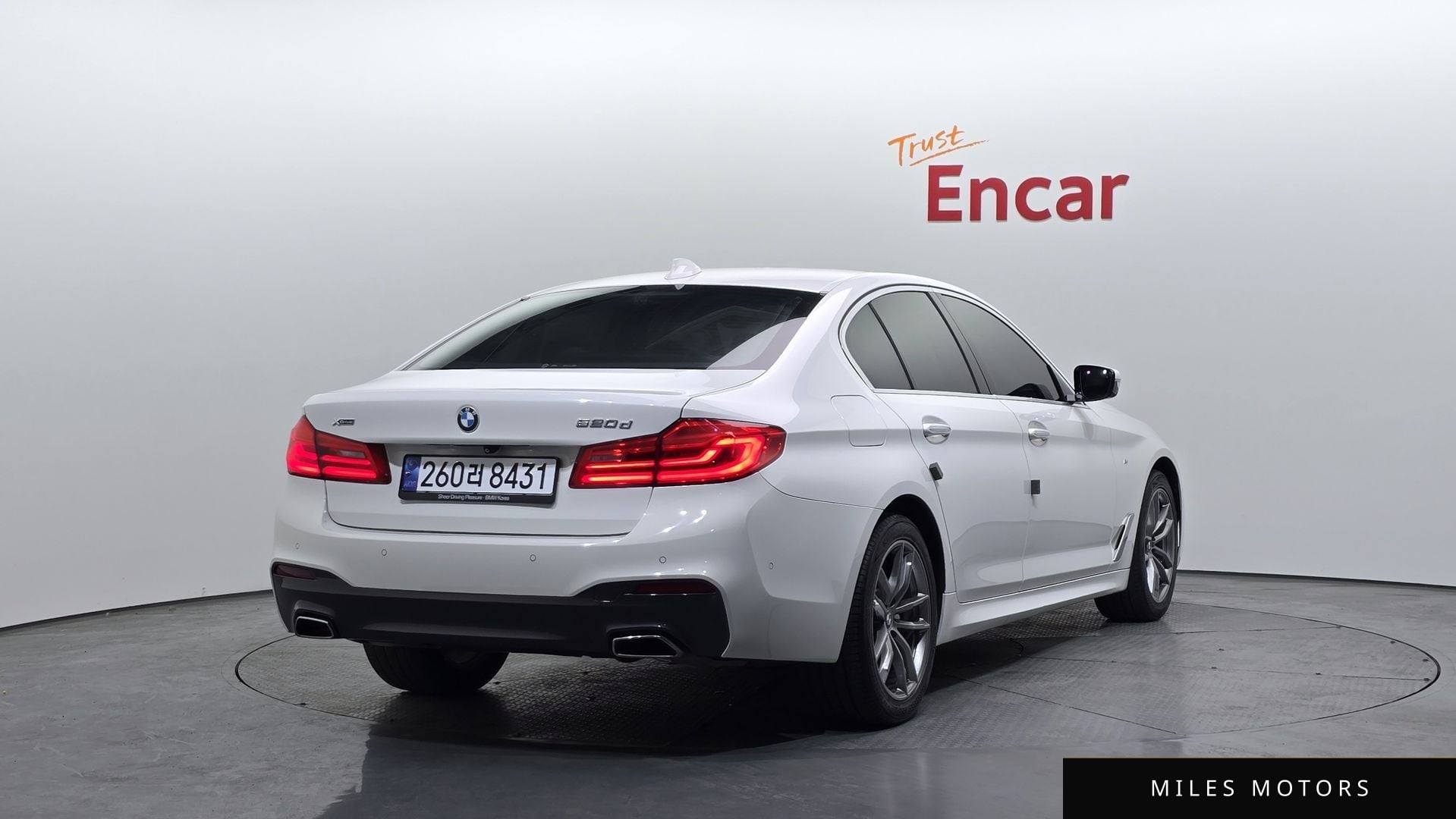 BMW 5 Series (G30) 2018 — миниатюра 2