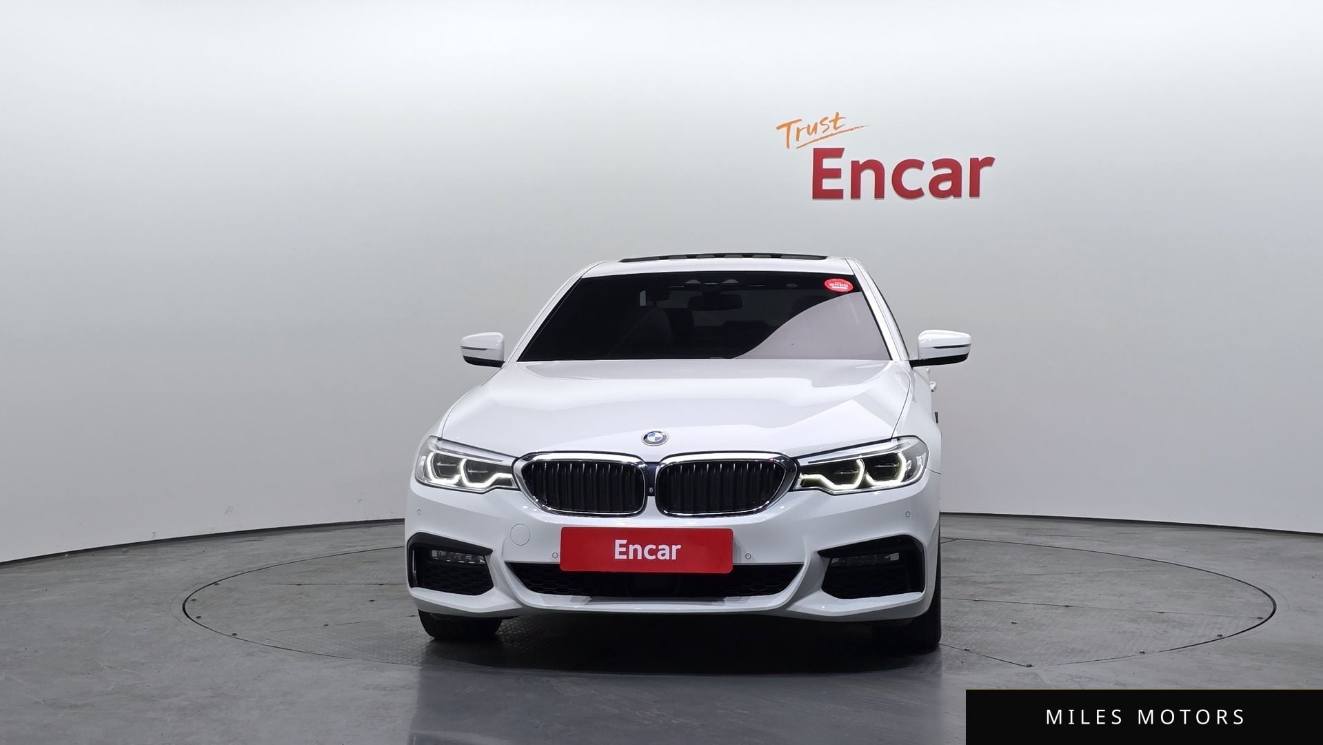 BMW 5 Series (G30) 2018 — миниатюра 3