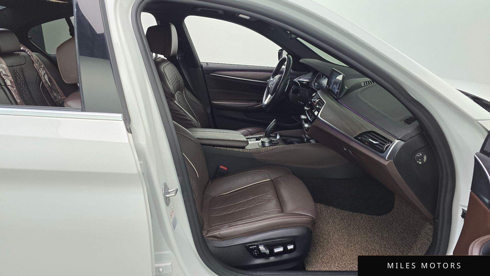 BMW 5 Series (G30) 2018 — миниатюра 11