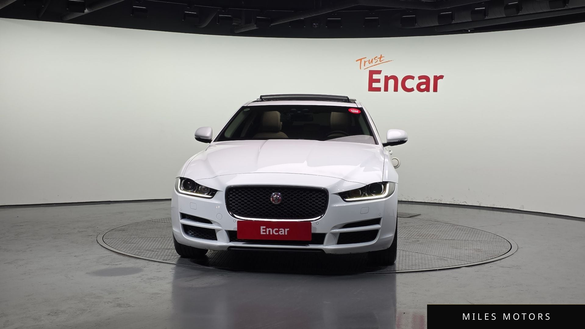 Jaguar XE 2017 — миниатюра 3
