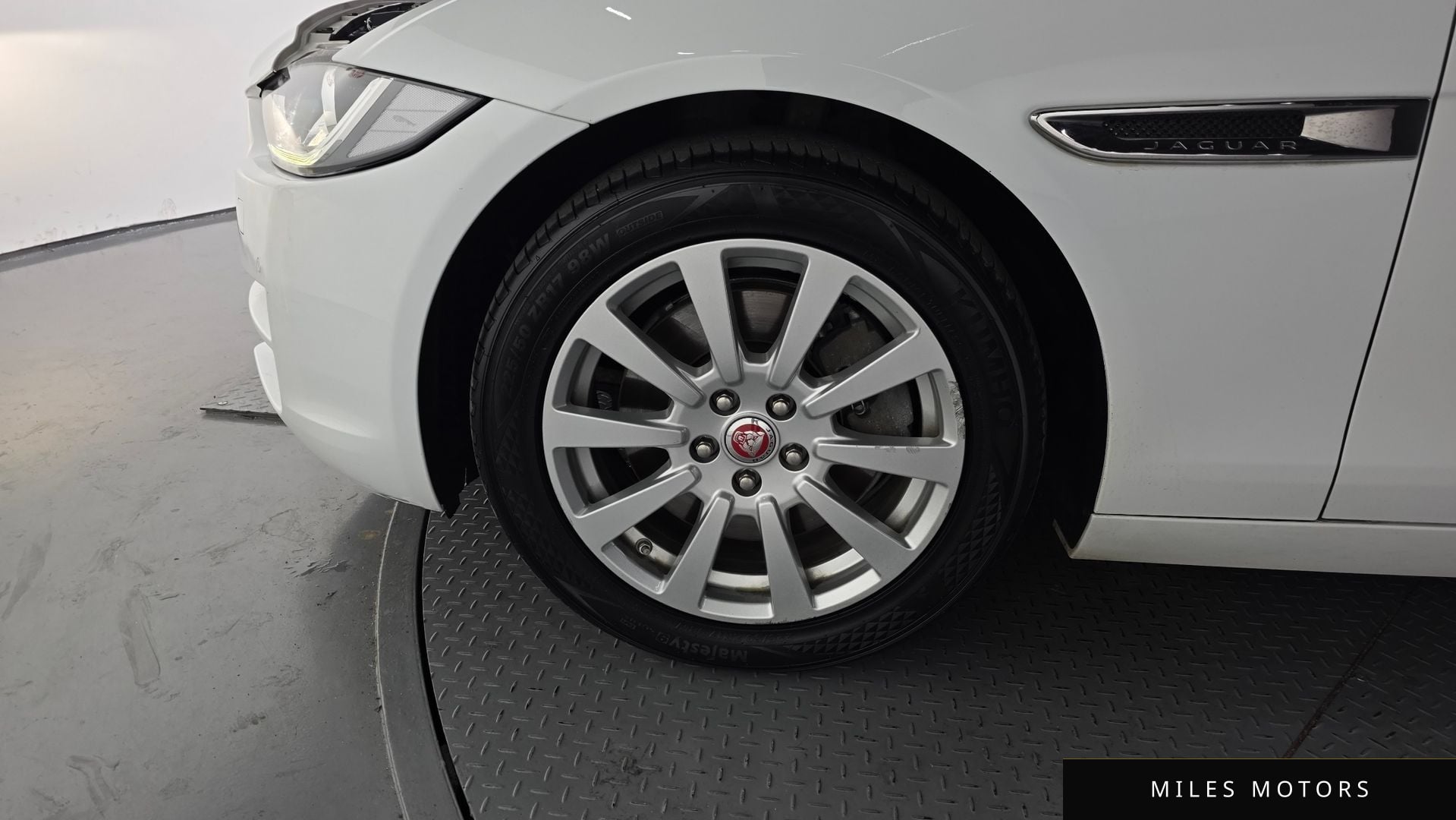 Jaguar XE 2017 — миниатюра 5