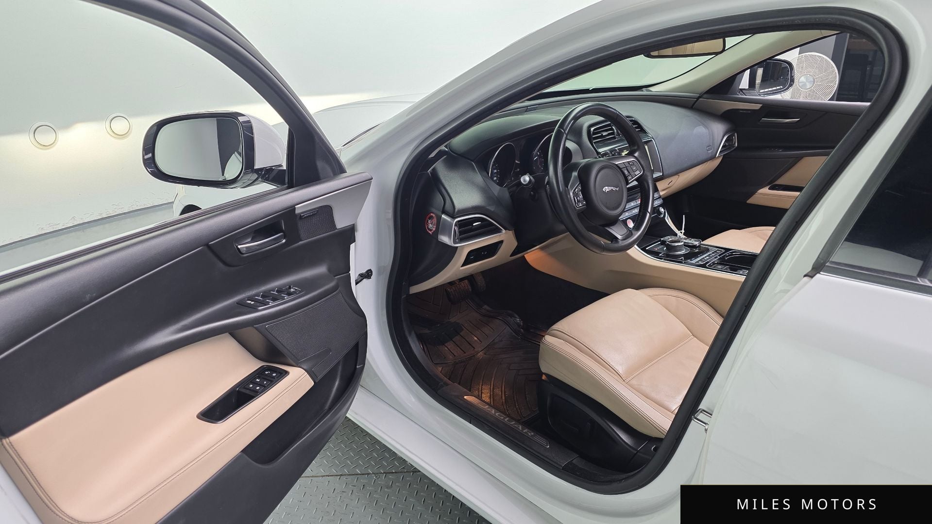 Jaguar XE 2017 — миниатюра 11