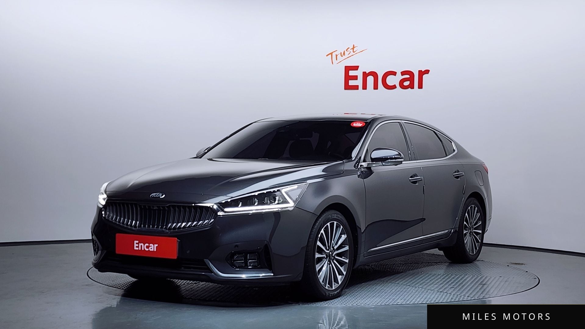 Kia K7 2018 — фото 1 из 12