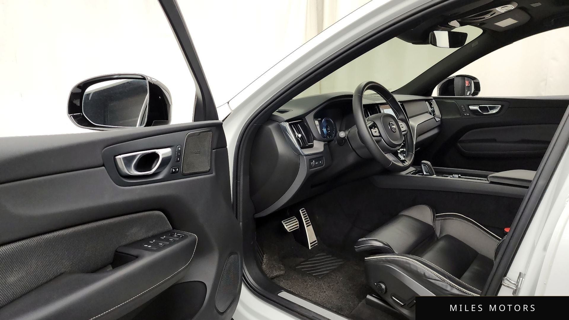Volvo XC60 2021 — миниатюра 10
