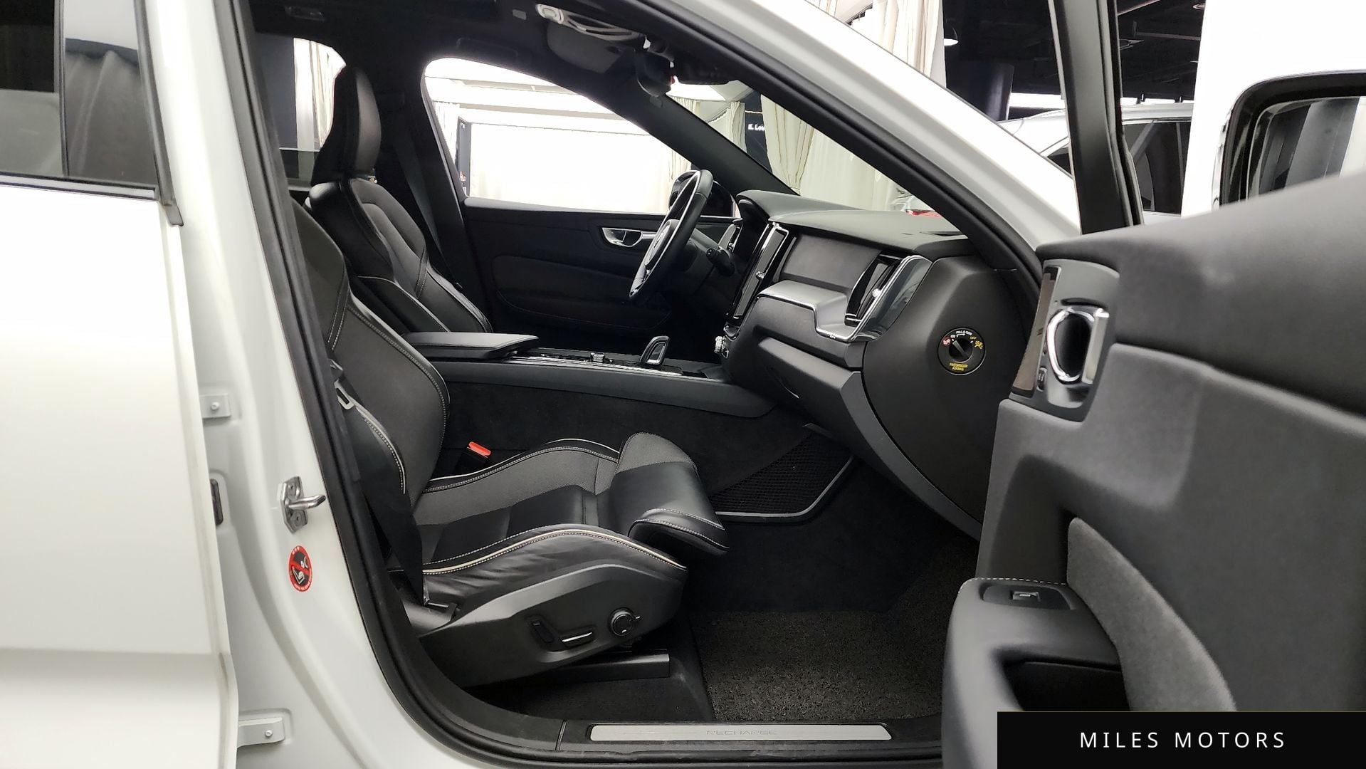 Volvo XC60 2021 — миниатюра 11