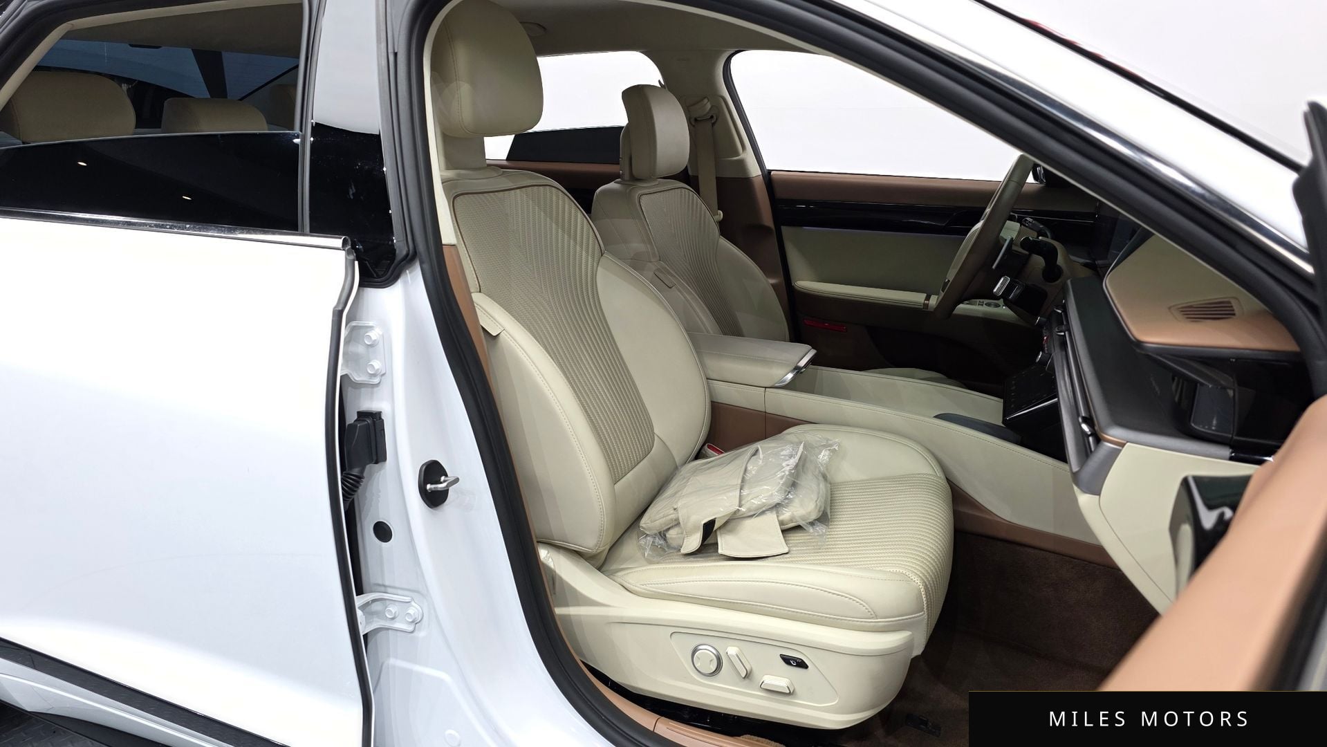 Hyundai 그랜저 하이브리드 (GN7) 2023 — миниатюра 10