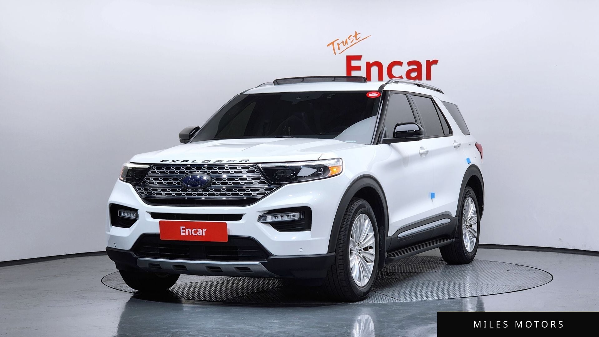 Ford Explorer 2023 — фото 1 из 12