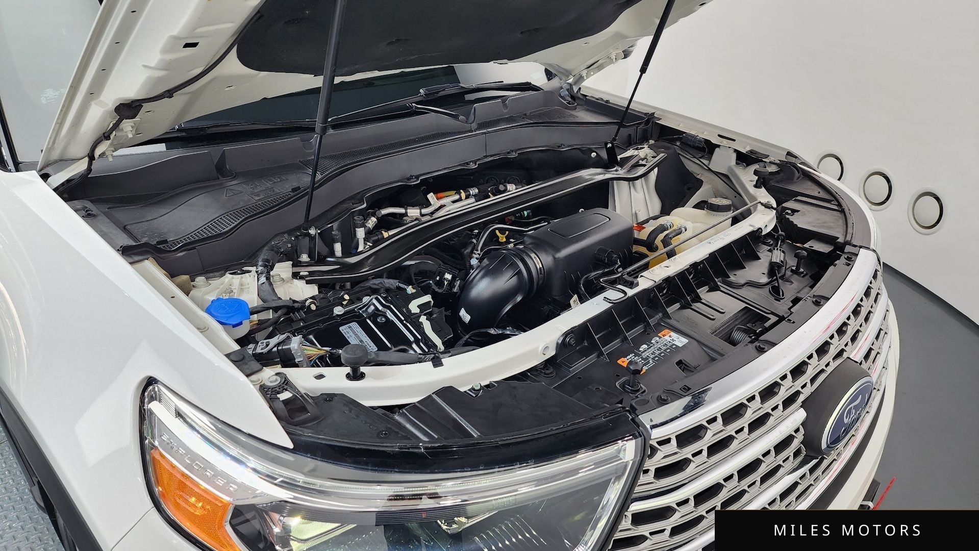 Ford Explorer 2023 — миниатюра 6