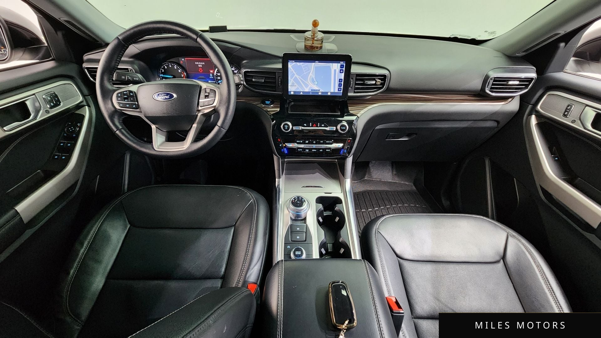 Ford Explorer 2023 — миниатюра 7