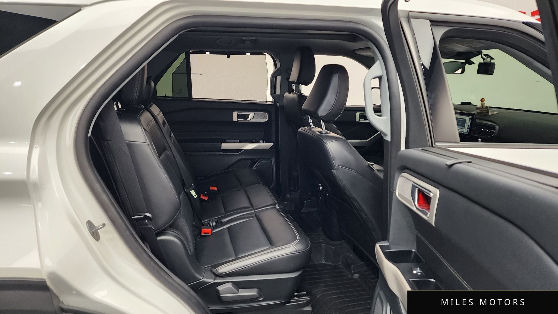 Ford Explorer 2023 — миниатюра 12