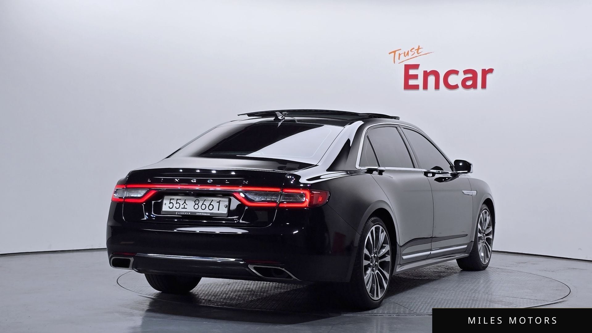 Lincoln Continental 2019 — миниатюра 2