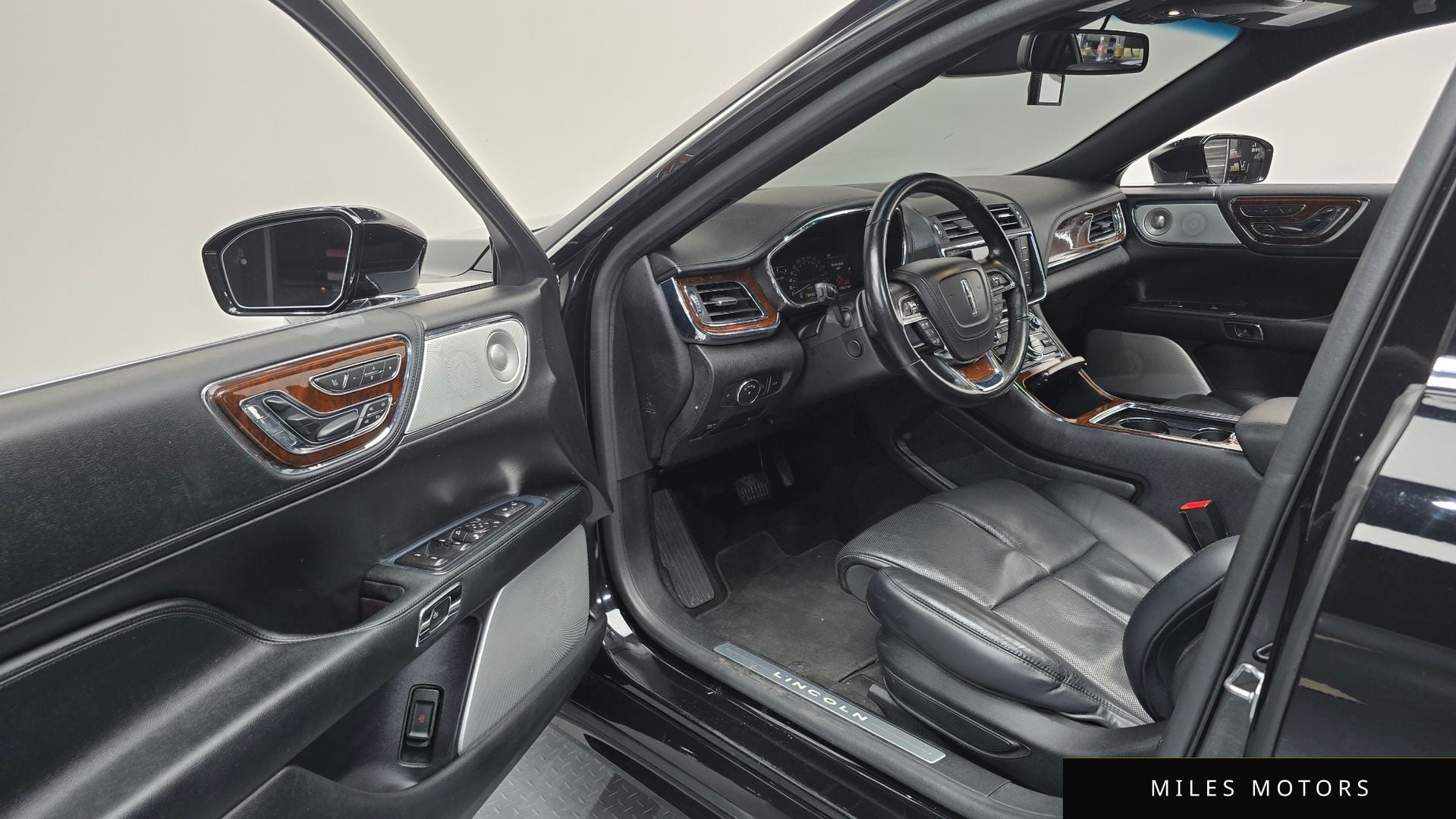 Lincoln Continental 2019 — миниатюра 11