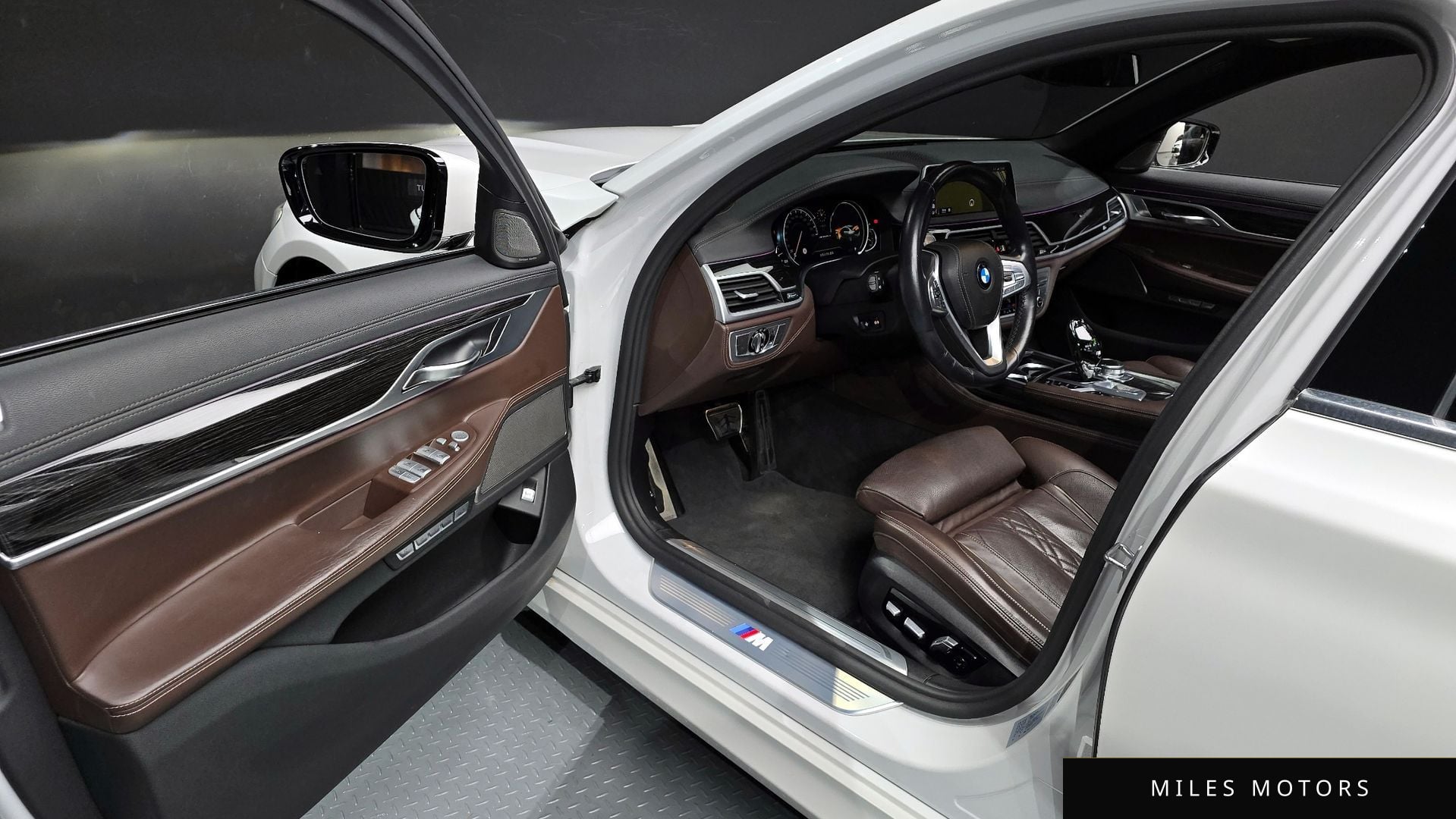 BMW 7 Series (G11) 2018 — миниатюра 10