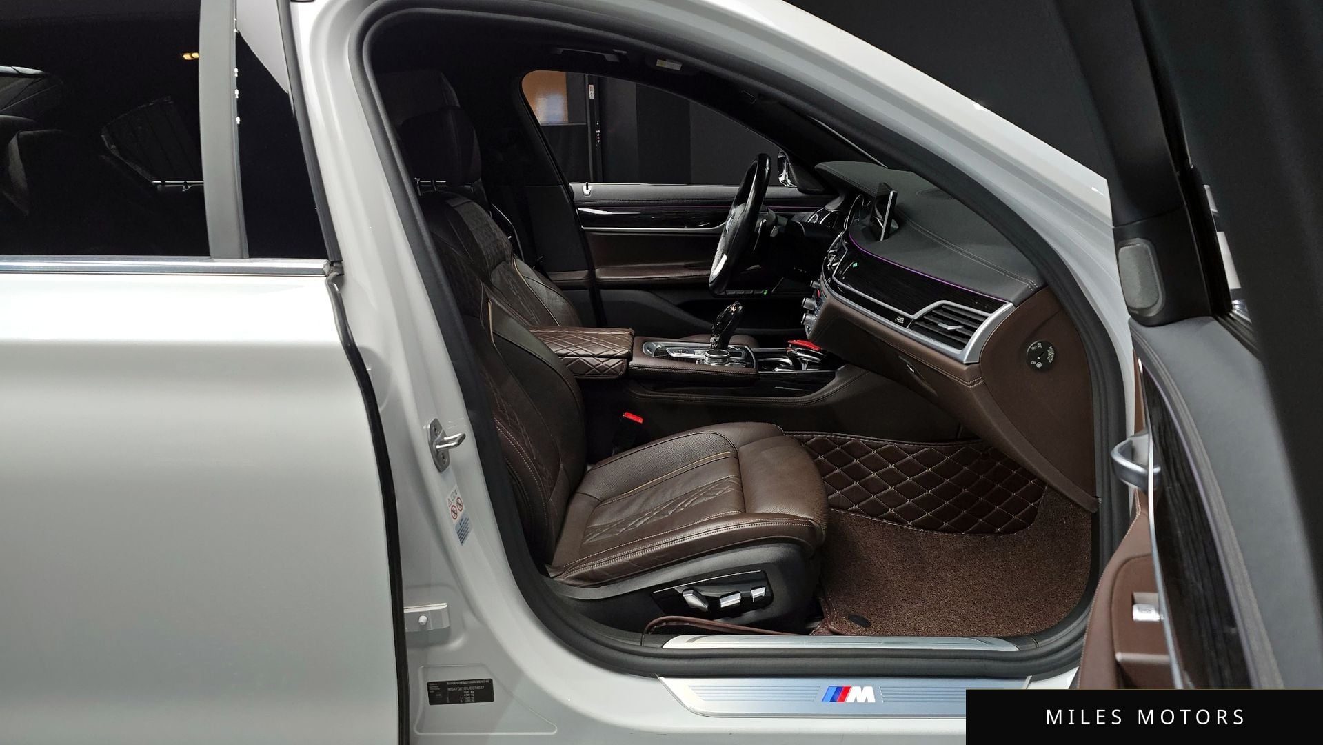 BMW 7 Series (G11) 2018 — миниатюра 11