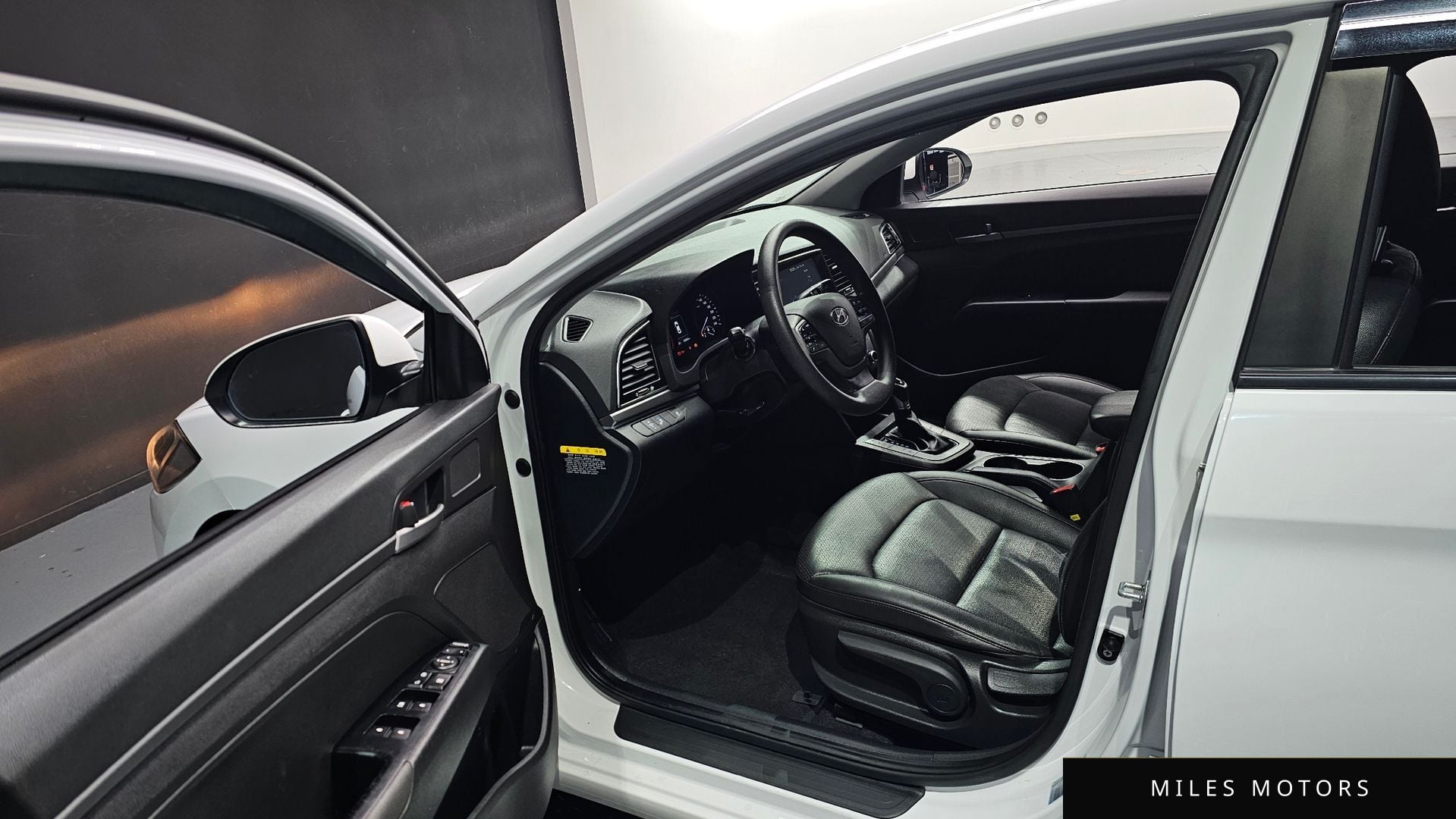 Hyundai AVANTE 2018 — миниатюра 11