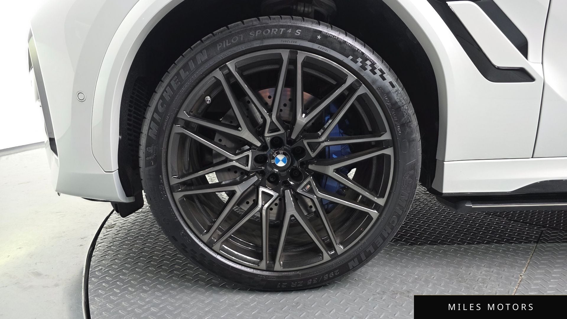 BMW X6M (G06) 2025 — миниатюра 5