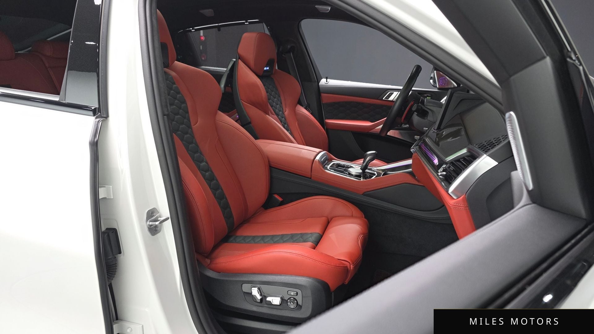 BMW X6M (G06) 2025 — миниатюра 10