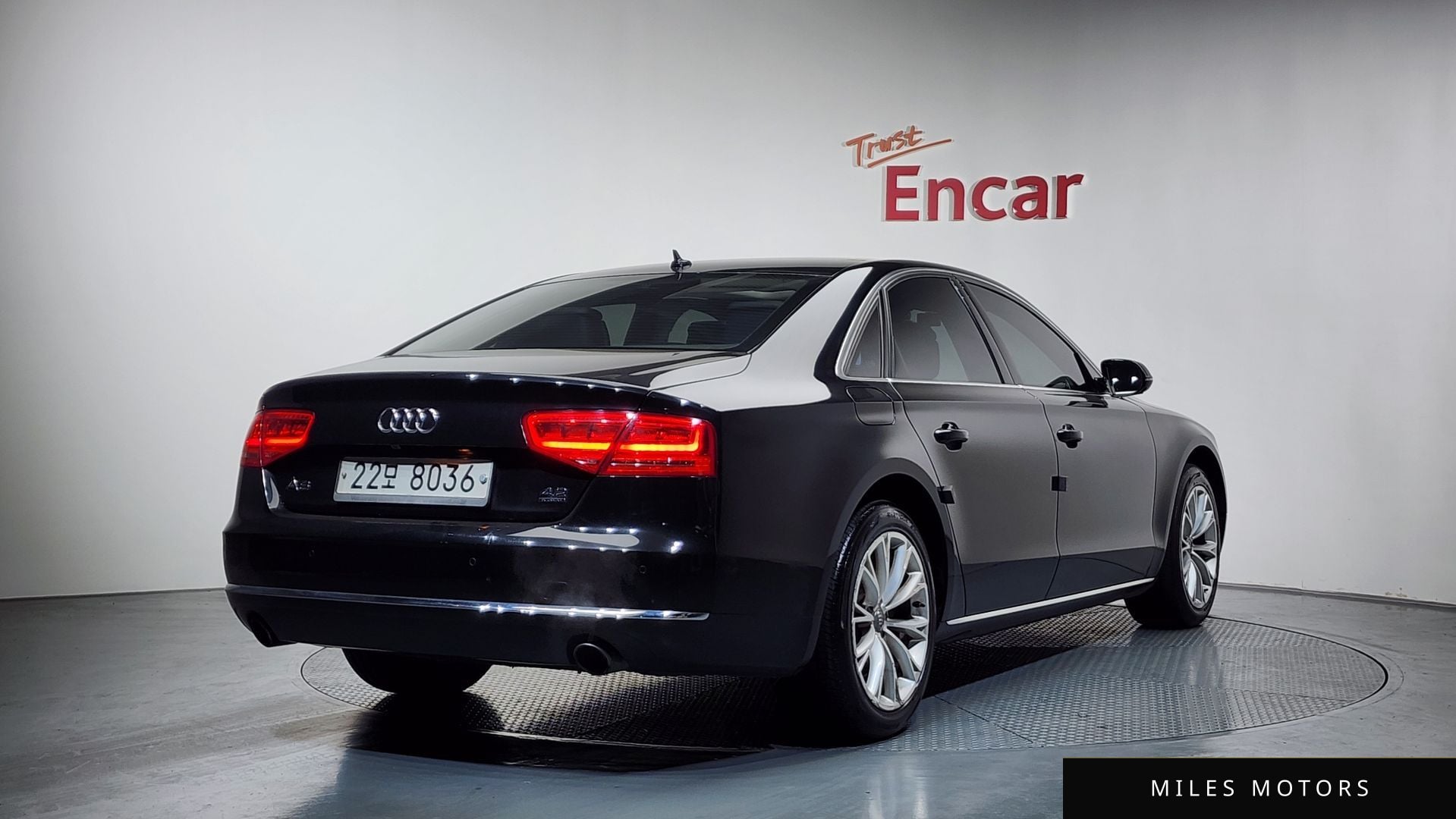Audi A8 2011 — миниатюра 2