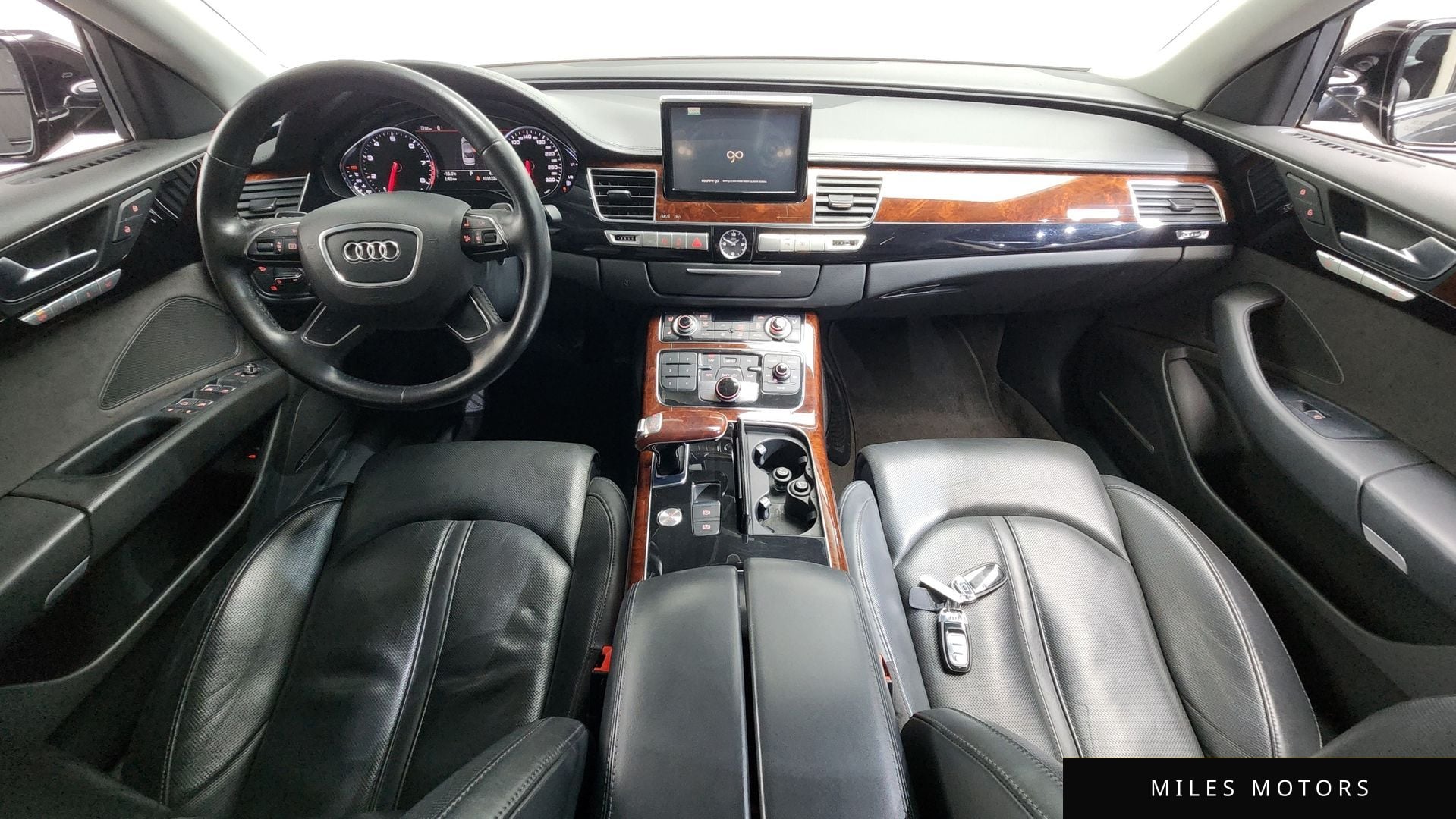 Audi A8 2011 — миниатюра 7