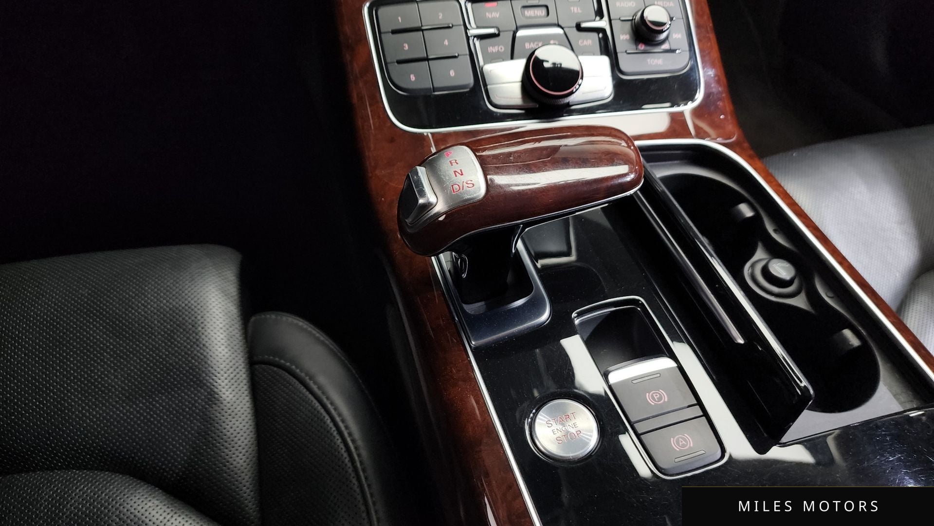 Audi A8 2011 — миниатюра 9