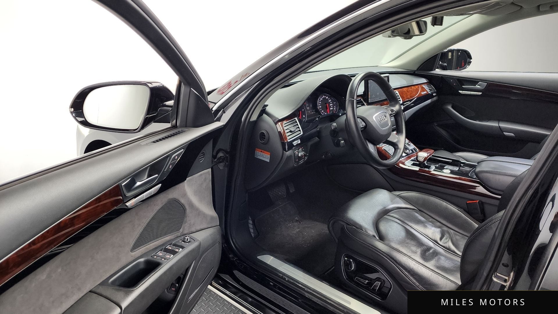 Audi A8 2011 — миниатюра 10