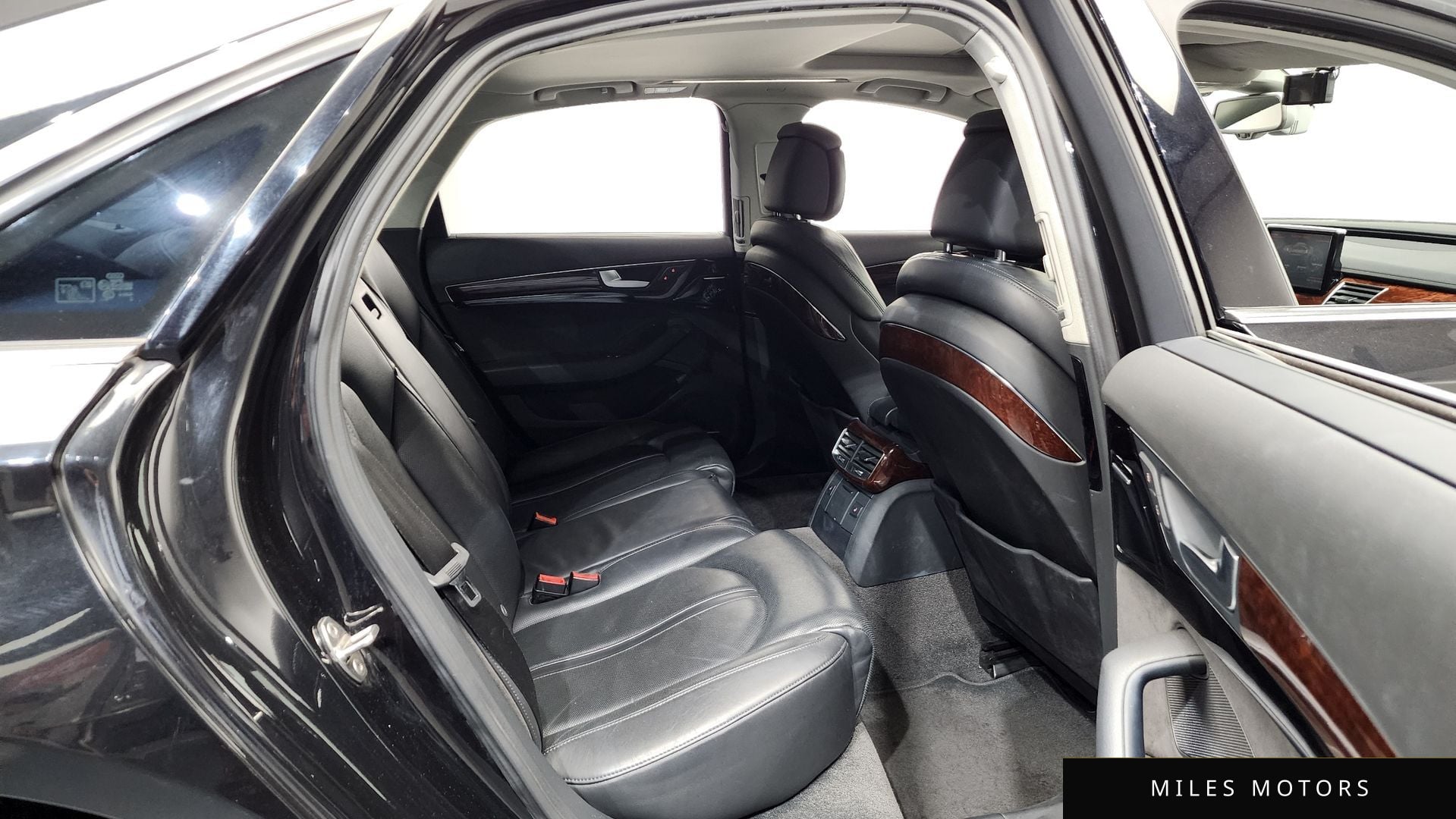 Audi A8 2011 — миниатюра 12