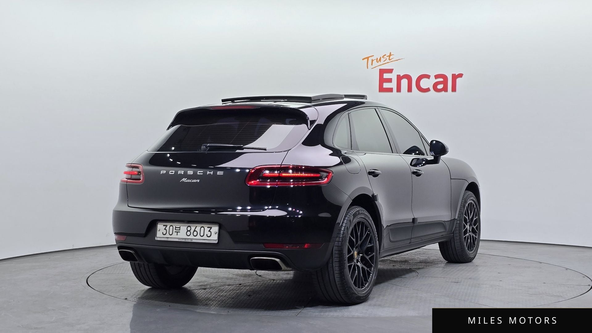 Porsche Macan 2017 — миниатюра 2