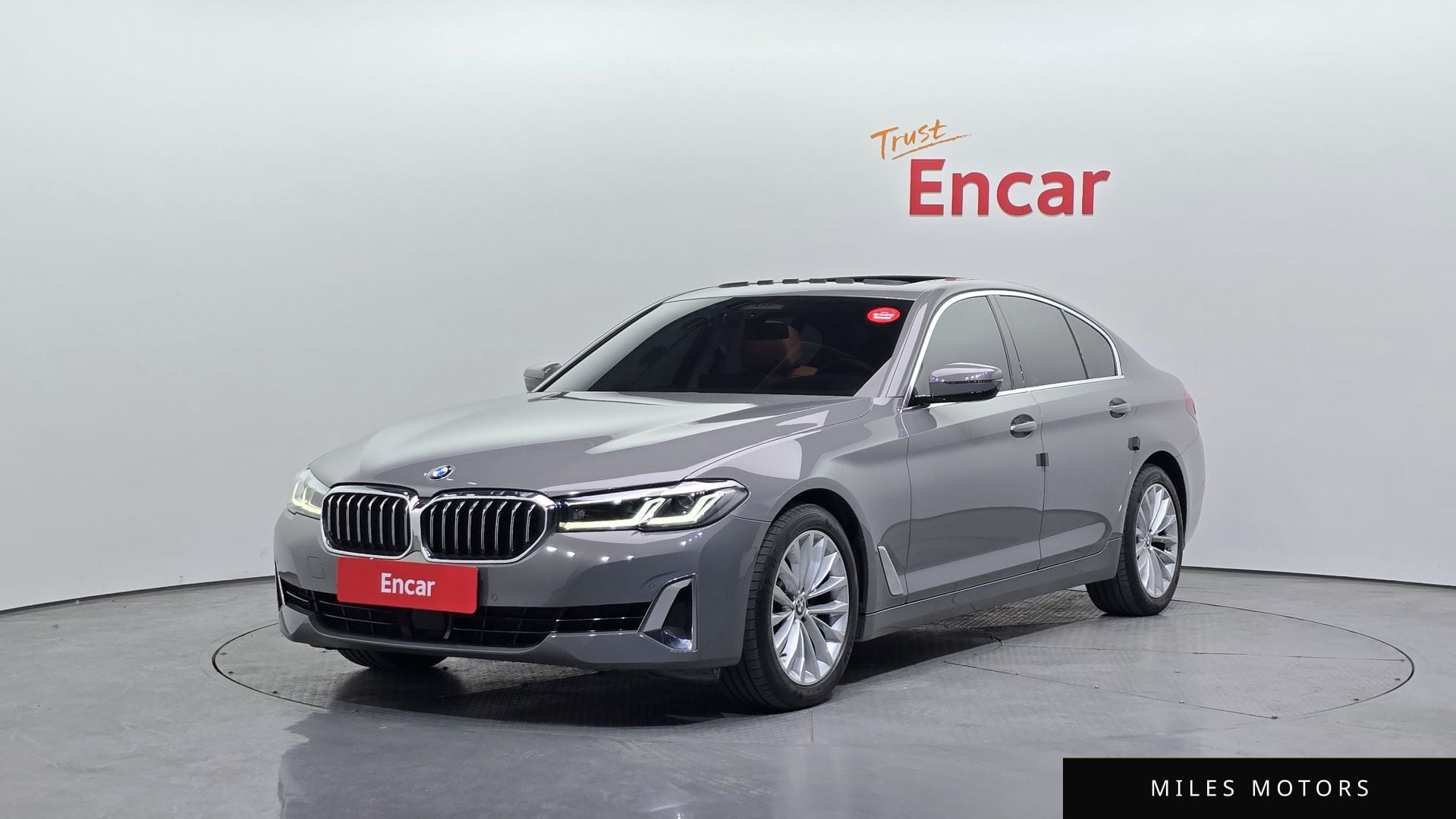 BMW 5 Series (G30) 2022 — фото 1 из 12