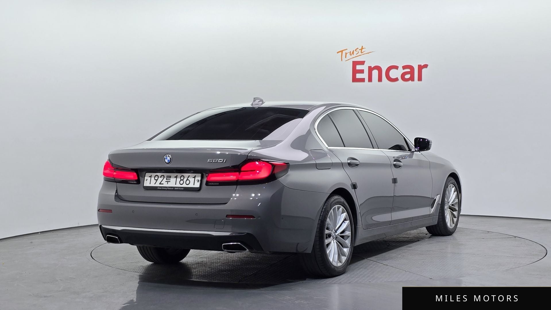 BMW 5 Series (G30) 2022 — миниатюра 2