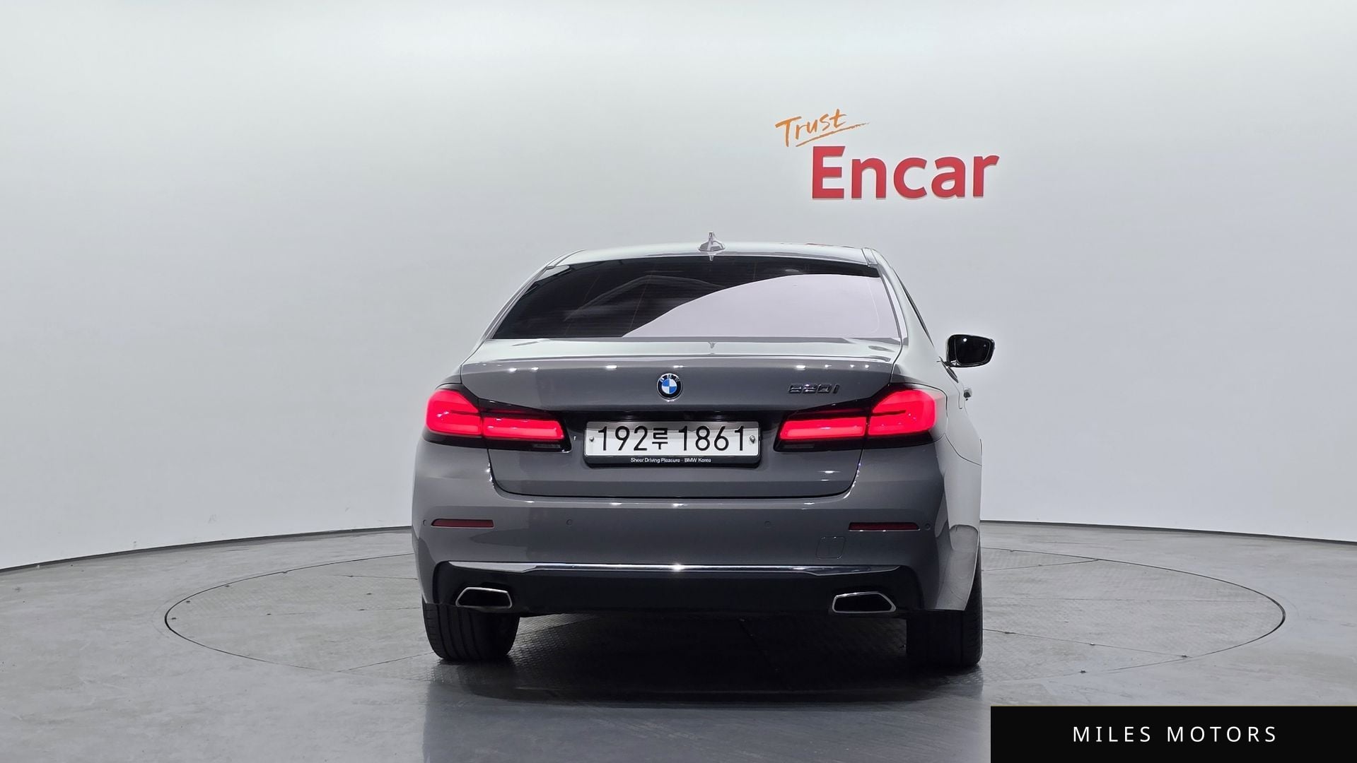 BMW 5 Series (G30) 2022 — миниатюра 4