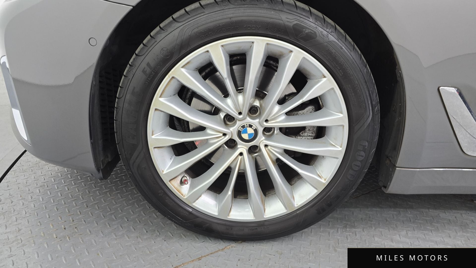 BMW 5 Series (G30) 2022 — миниатюра 5