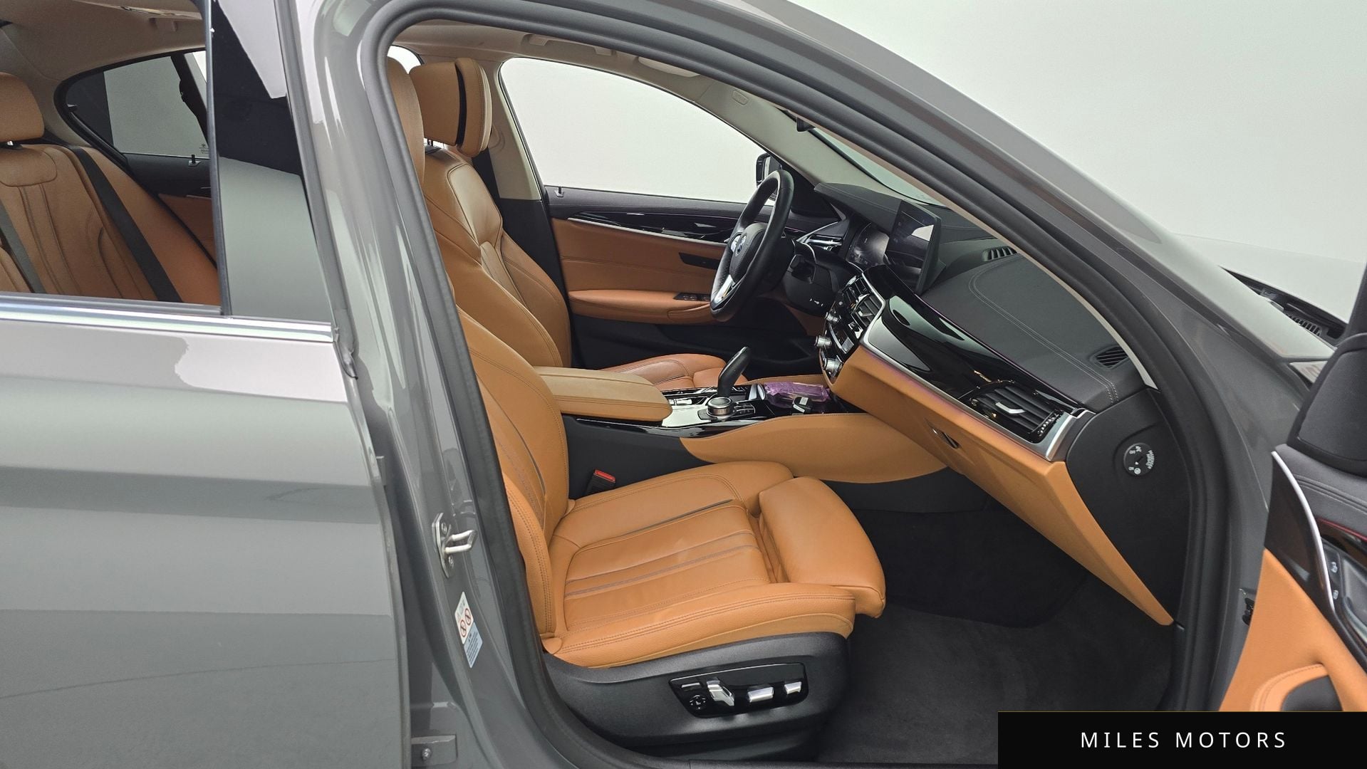 BMW 5 Series (G30) 2022 — миниатюра 11