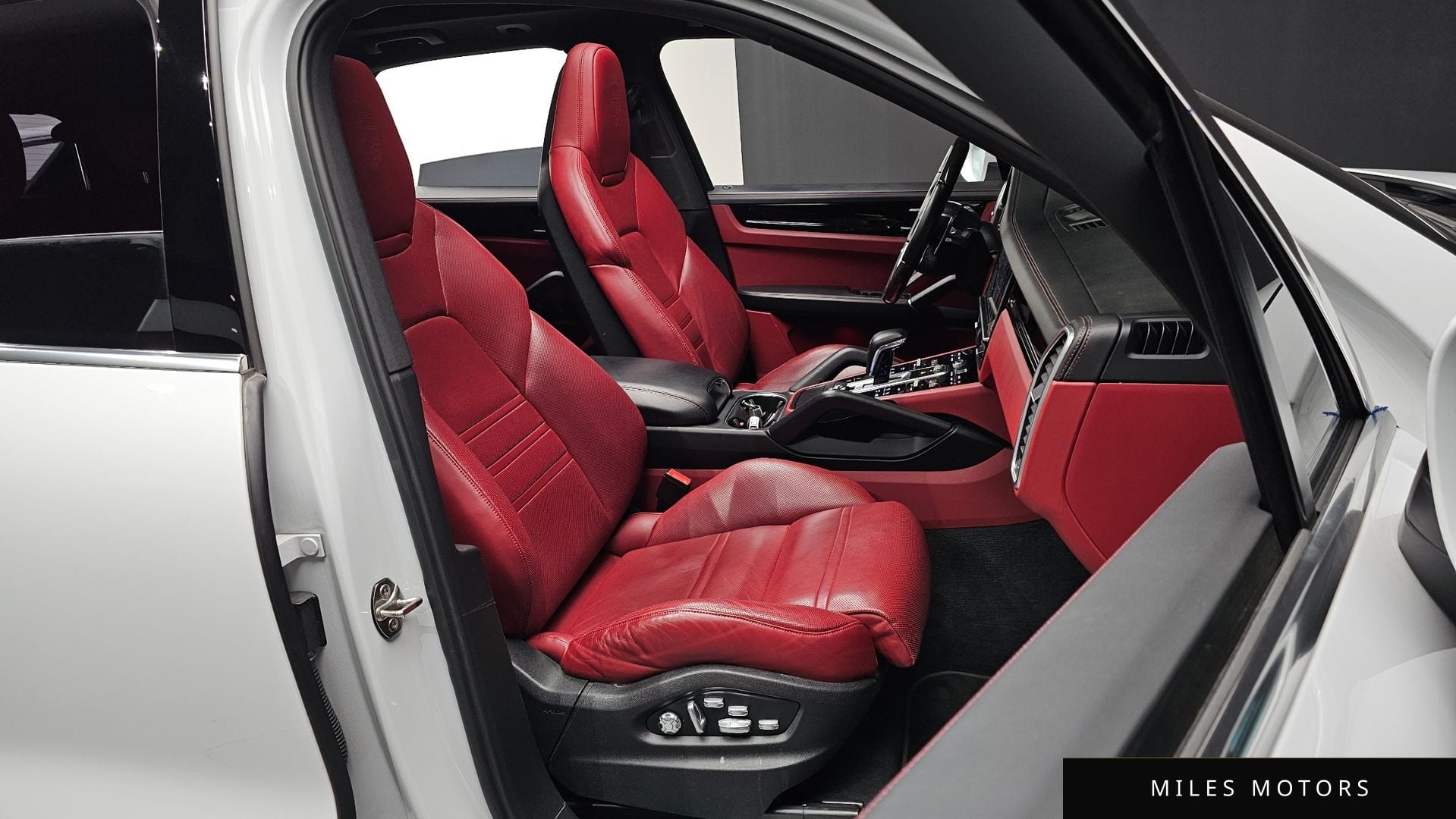 Porsche Cayenne 2020 — миниатюра 10