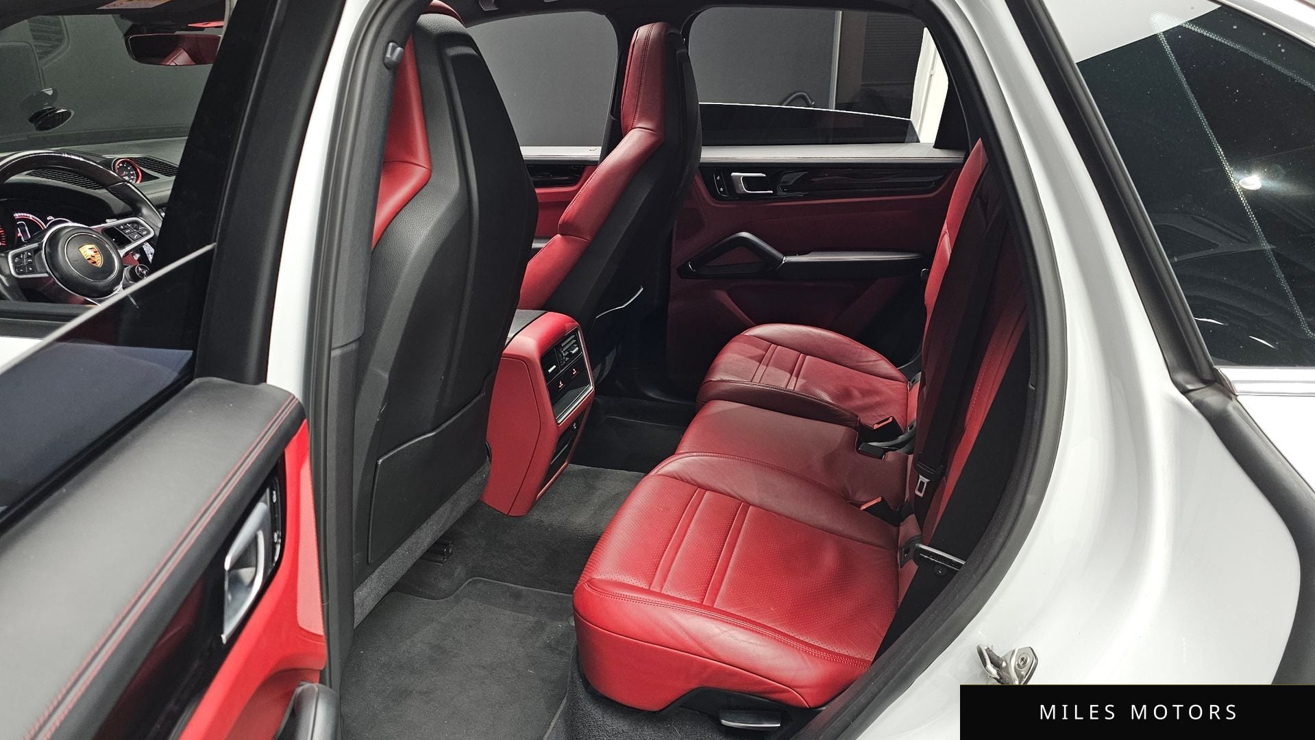 Porsche Cayenne 2020 — миниатюра 12