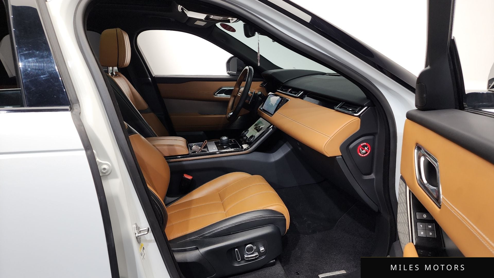 Land Rover 레인지로버 벨라 2018 — миниатюра 11