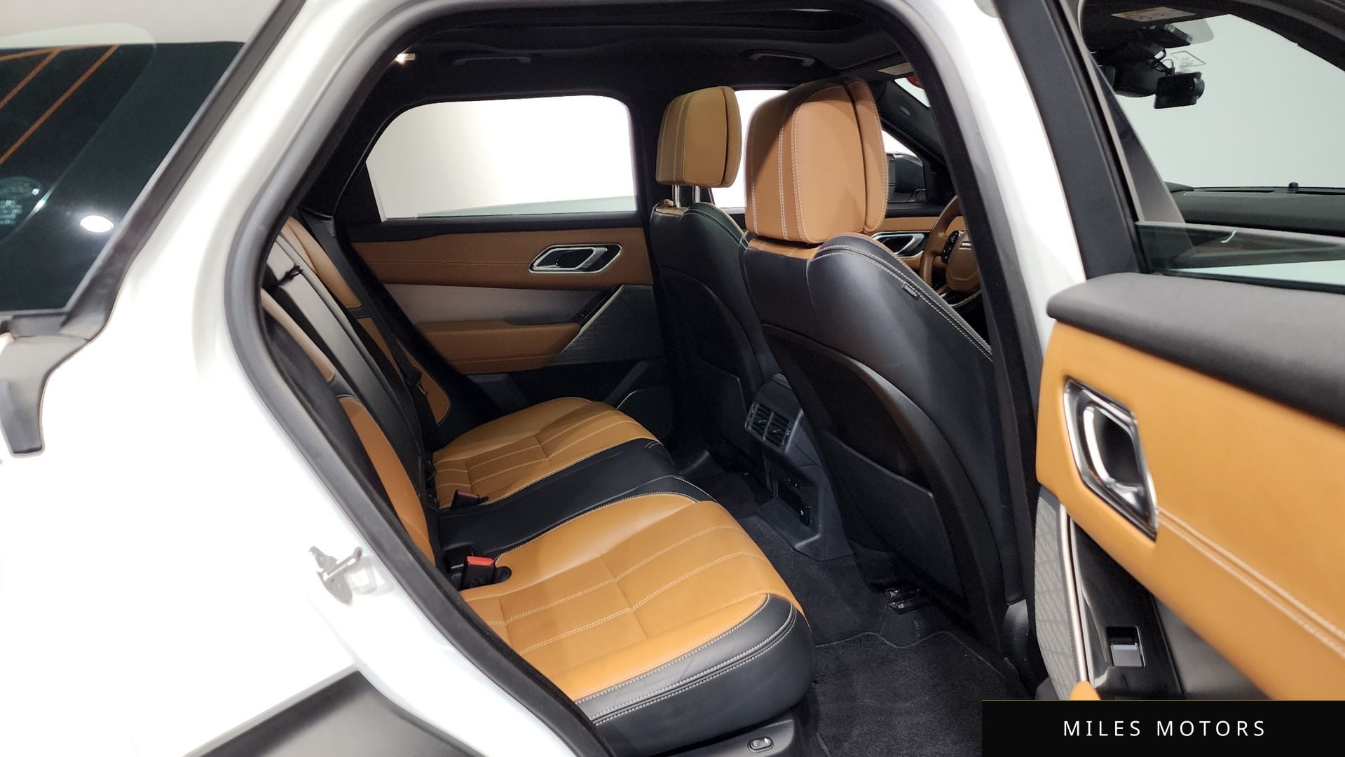Land Rover 레인지로버 벨라 2018 — миниатюра 12