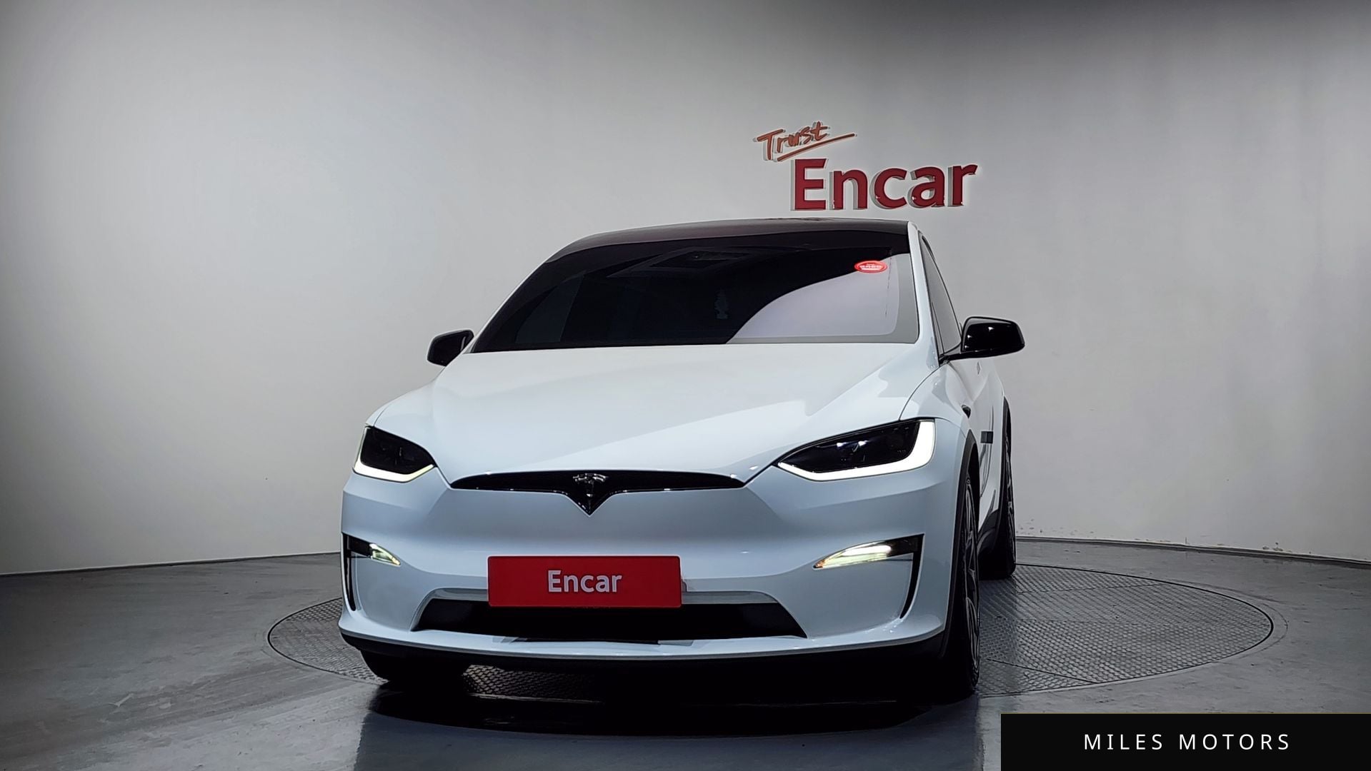 Tesla 모델 X 2023 — миниатюра 3