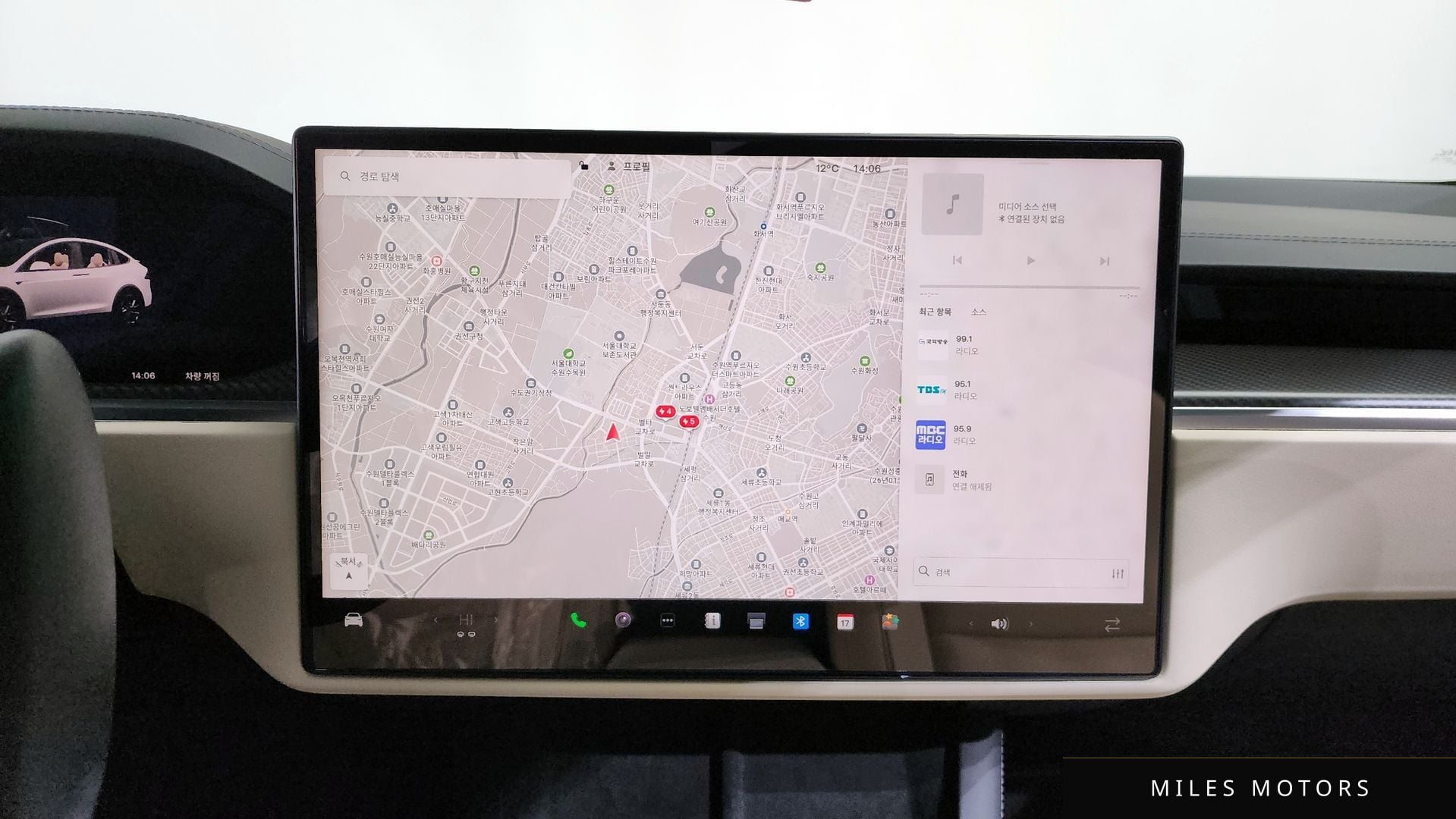 Tesla 모델 X 2023 — миниатюра 14