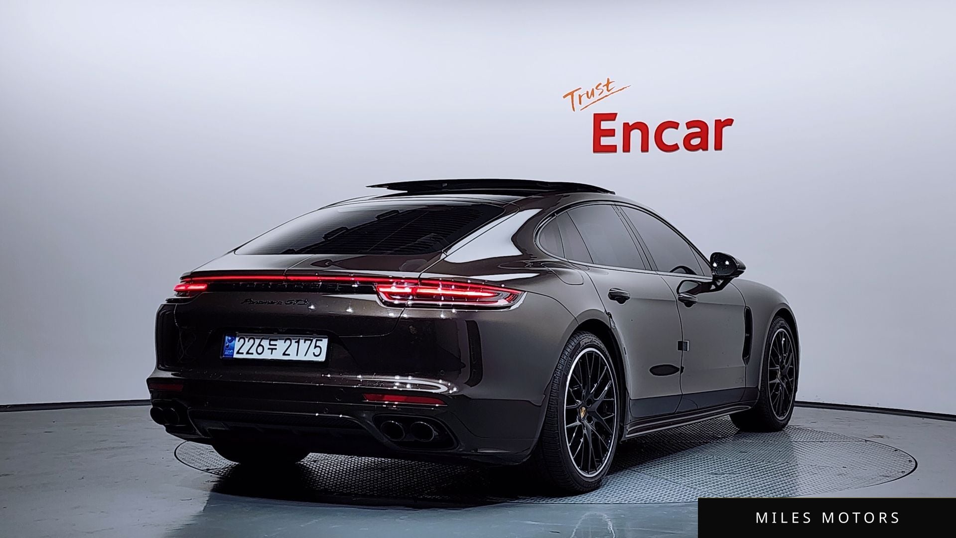 Porsche Panamera 2019 — миниатюра 2