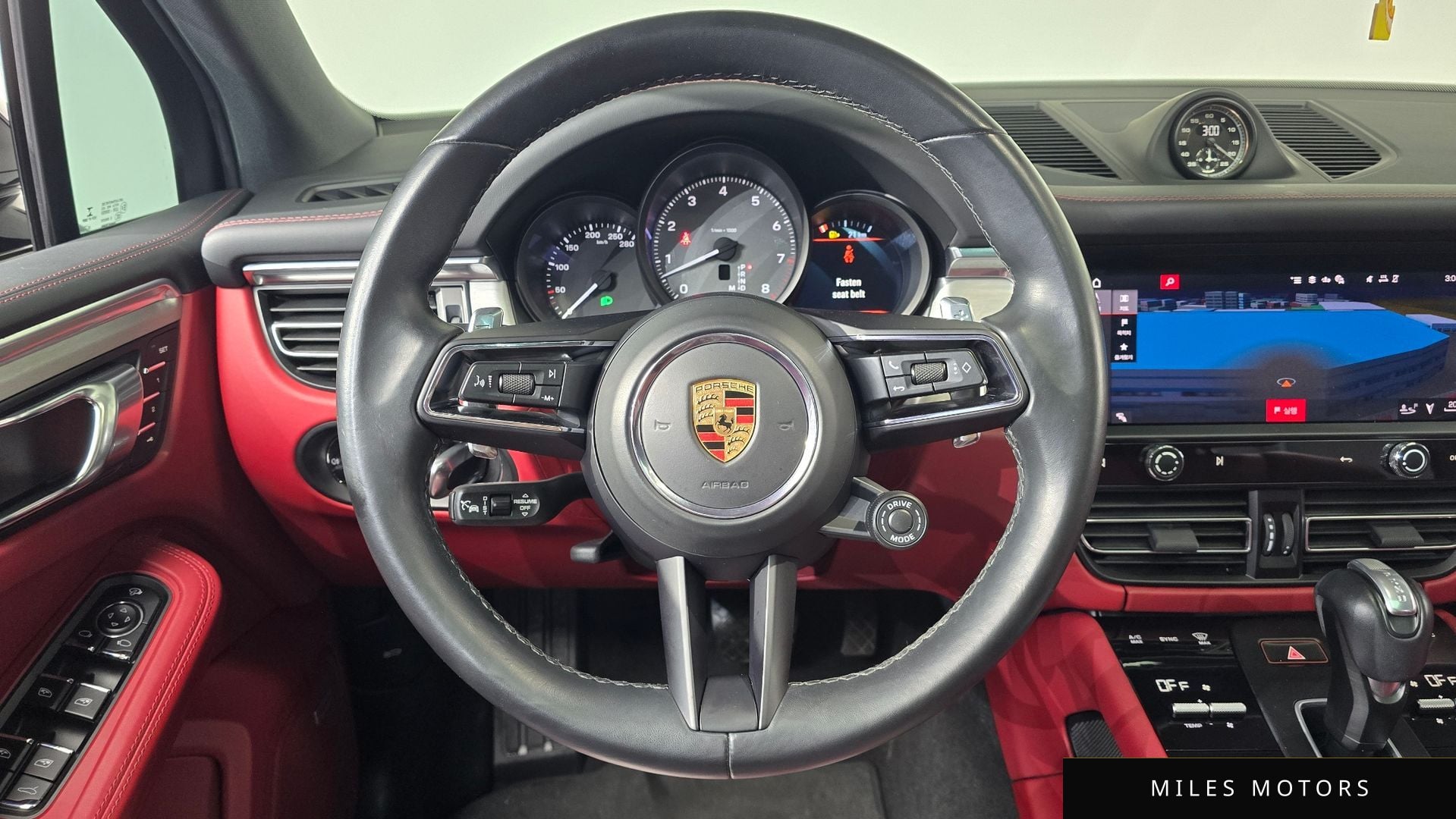 Porsche 마칸 2023 — миниатюра 13