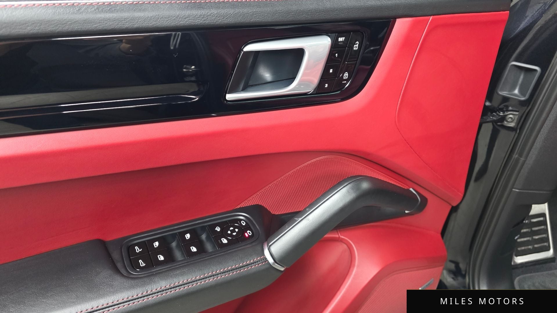 Porsche Cayenne 2020 — миниатюра 14