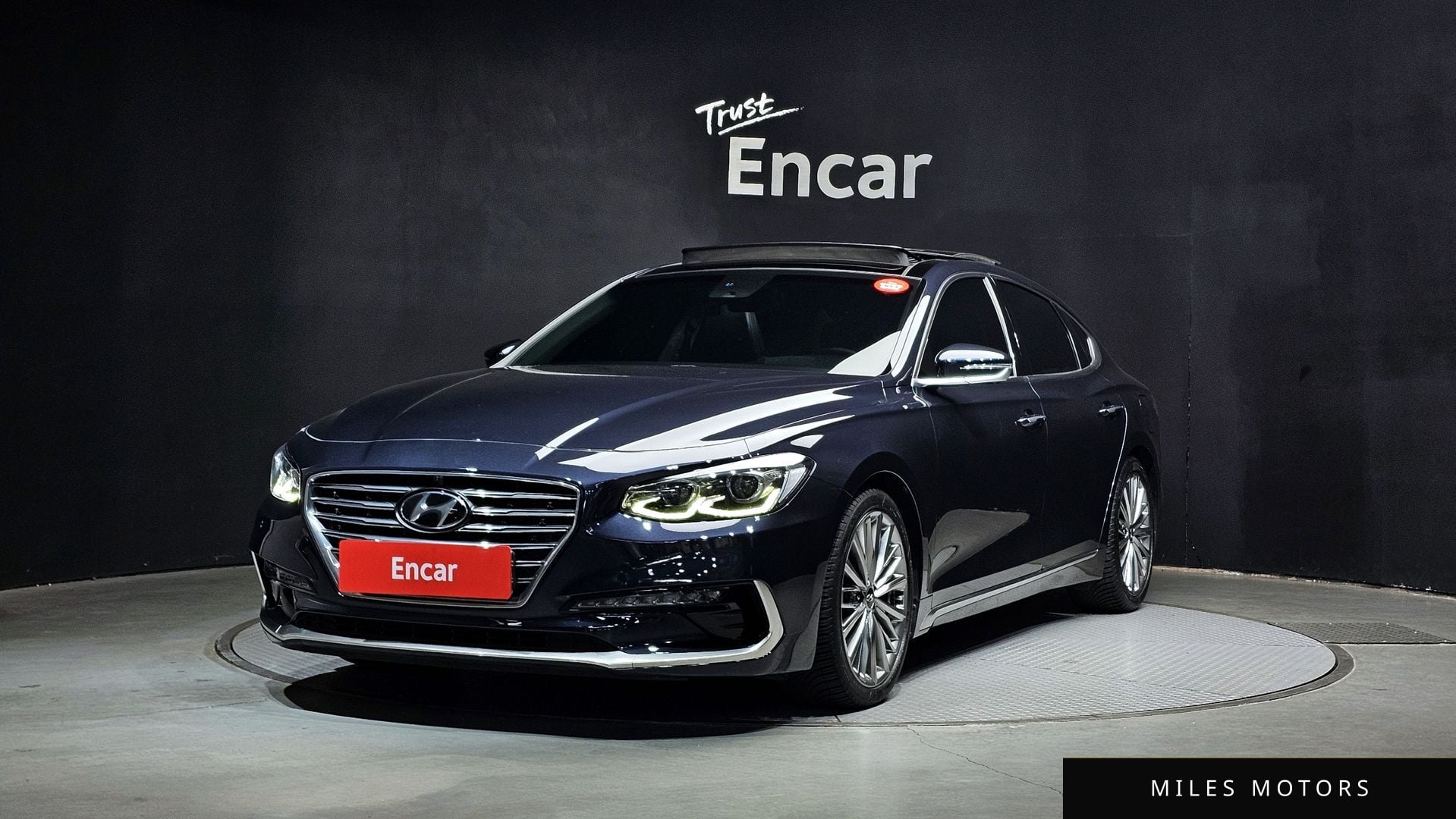 Hyundai Grandeur 2017 — фото 1 из 12