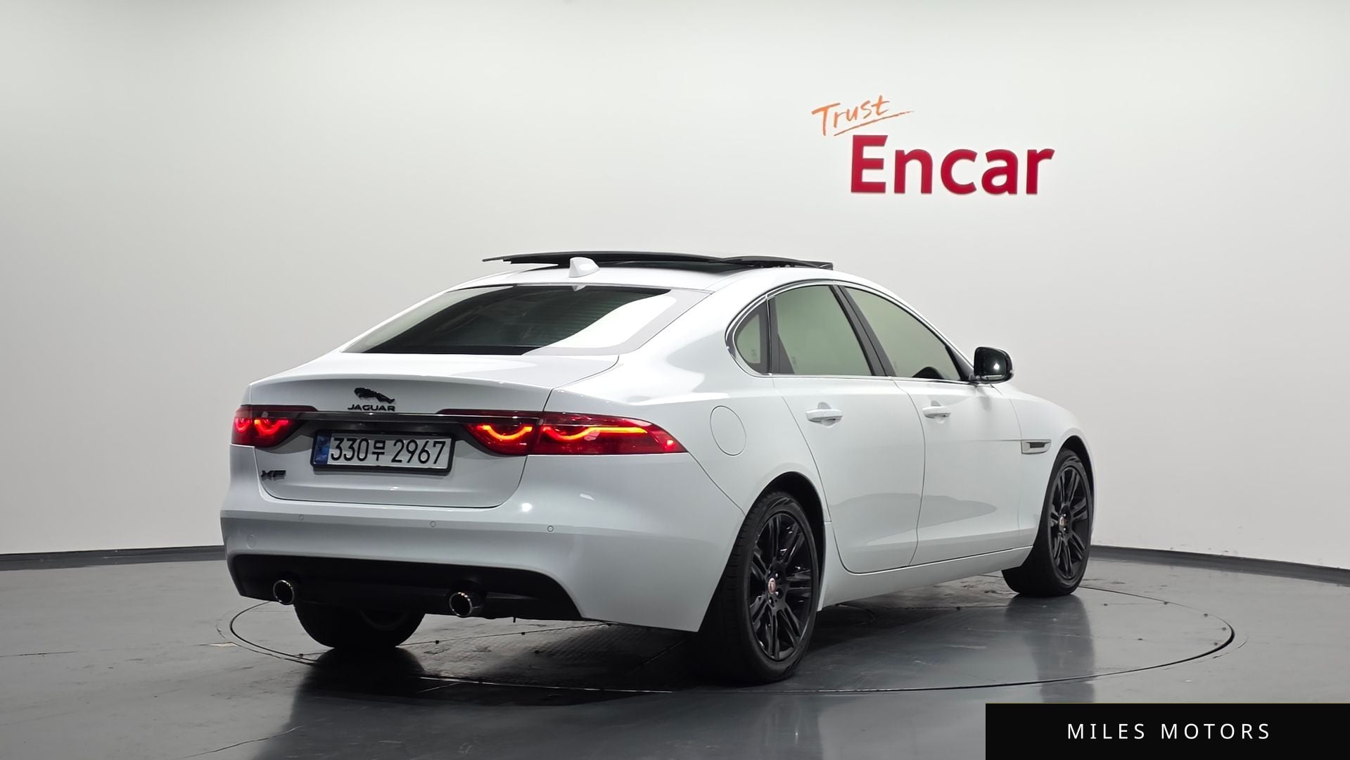 Jaguar XF (X260) 2017 — миниатюра 2