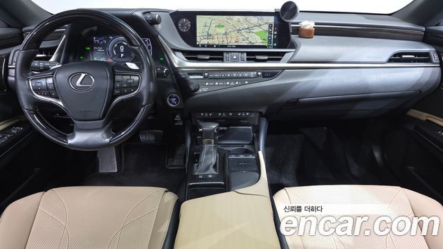 Лексус ES300h 2019 — миниатюра 6
