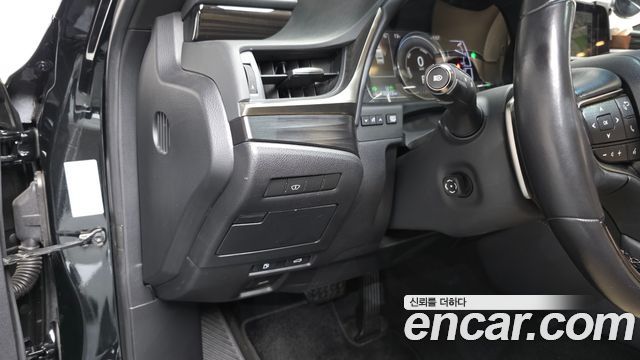 Лексус ES300h 2019 — миниатюра 13